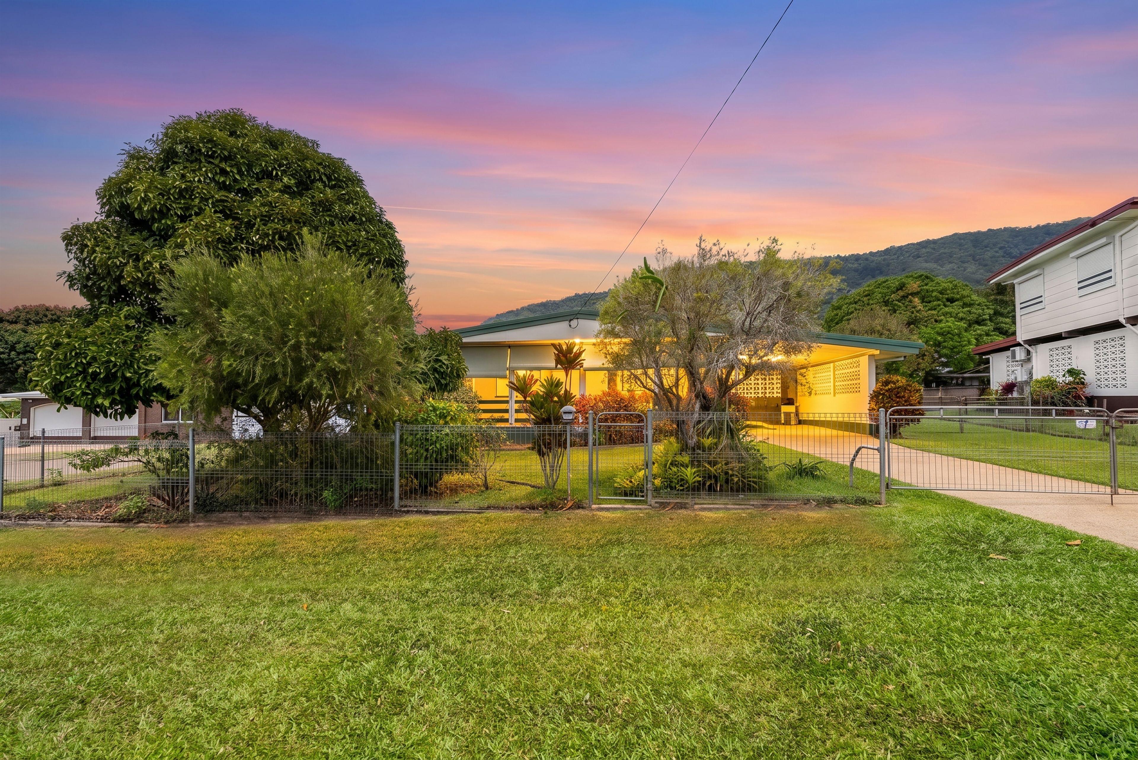 7 Panorama Street — photo from Ray White Cairns South
