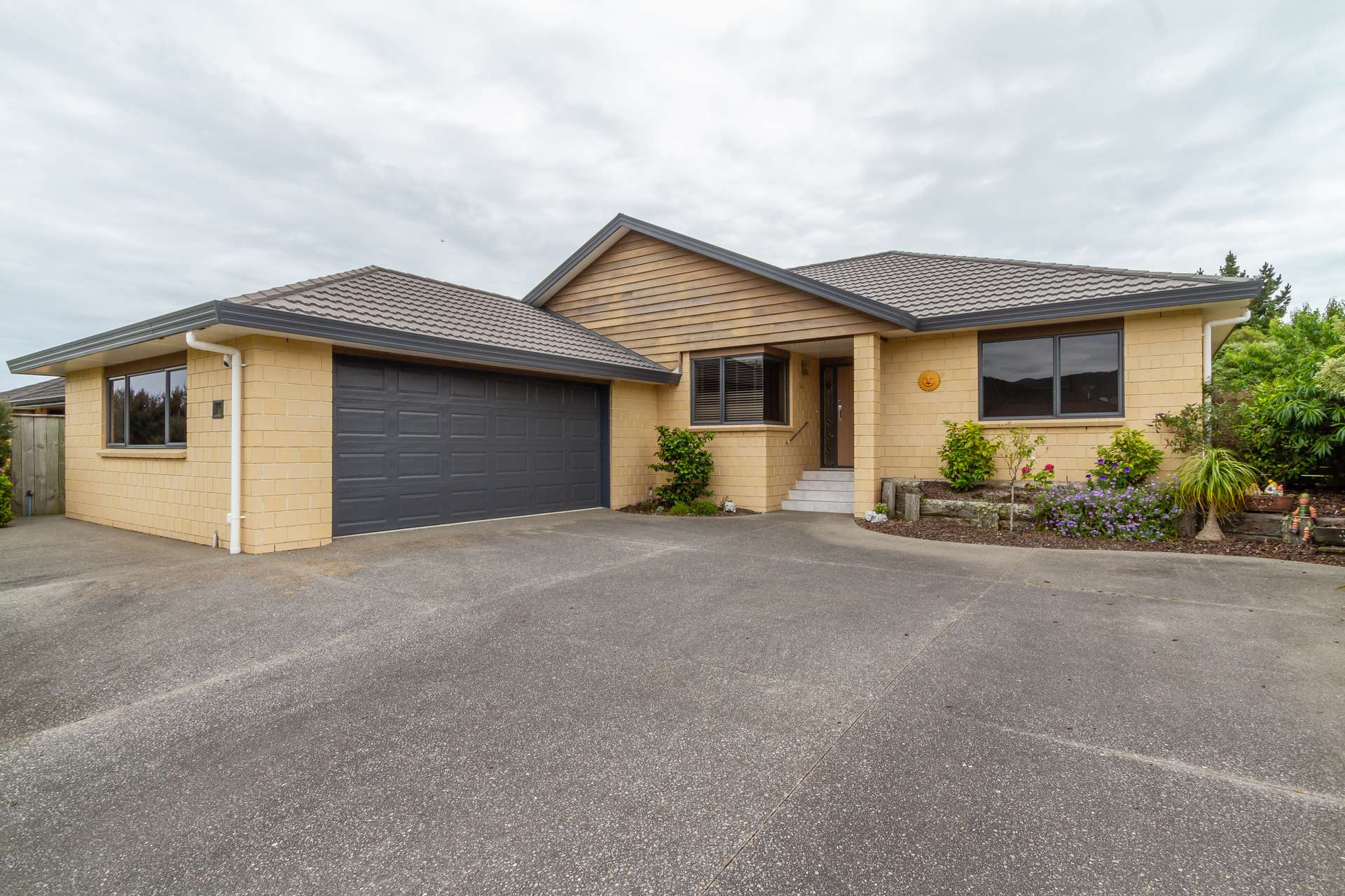 35 Waterstone Avenue, Paraparaumu, Kapiti Coast District Real Estate Ray White New Zealand