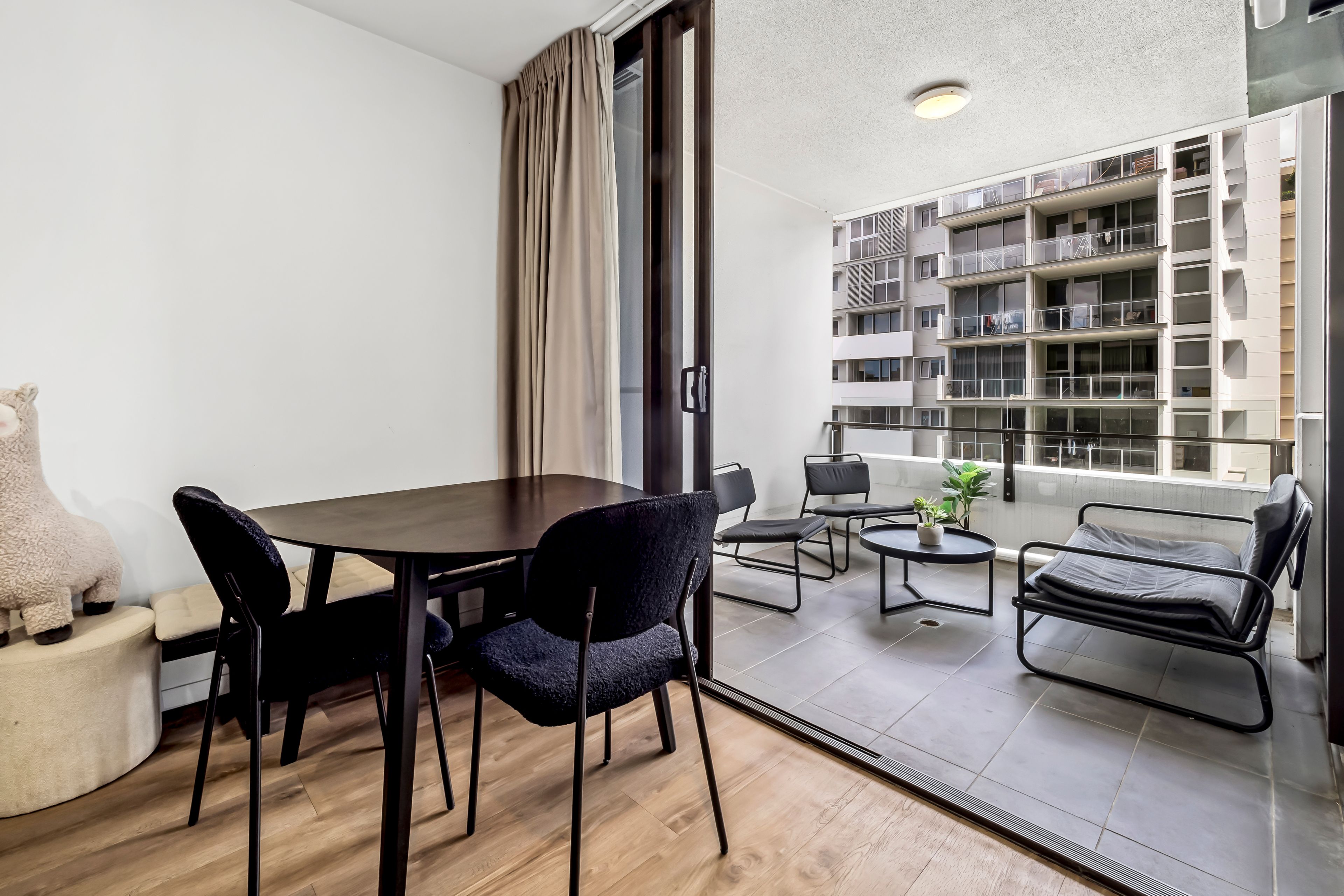 802/49 Cordelia Street — photo 3 of 21