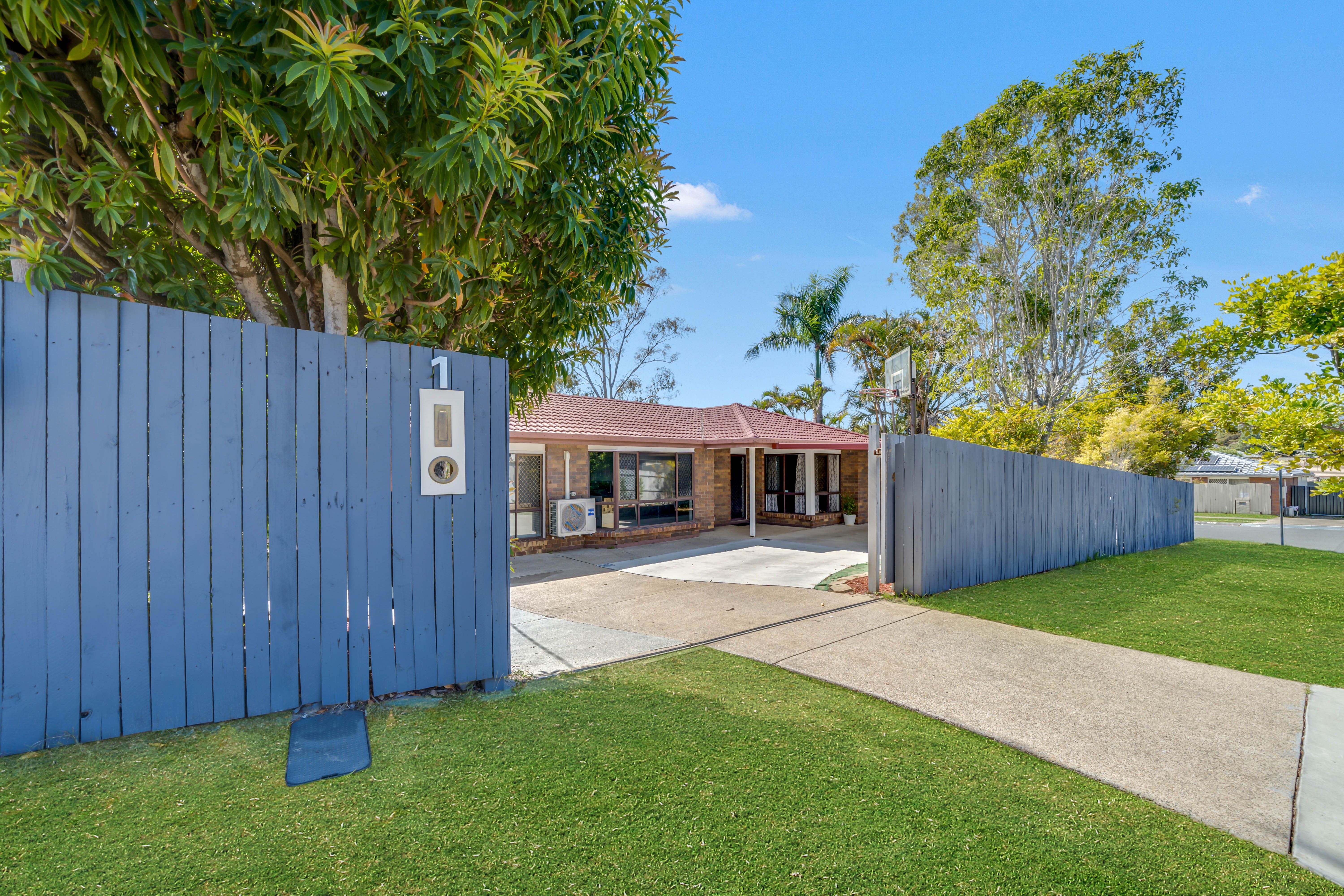 1 Town Court, Boronia Heights, QLD 4124