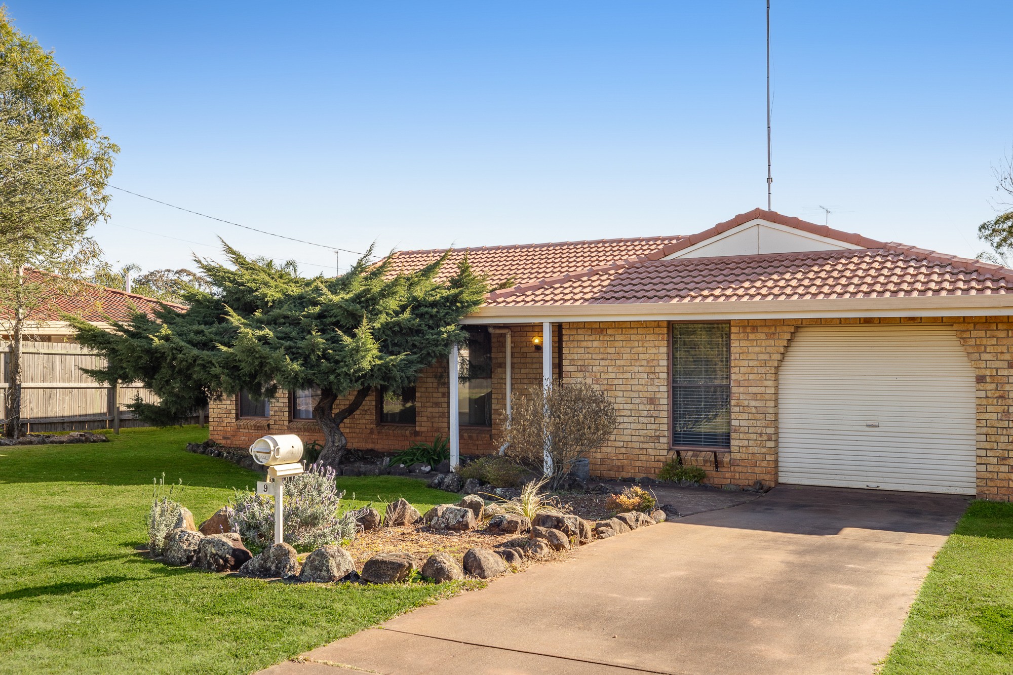 9 Ansett Court, Wilsonton, QLD 4350
