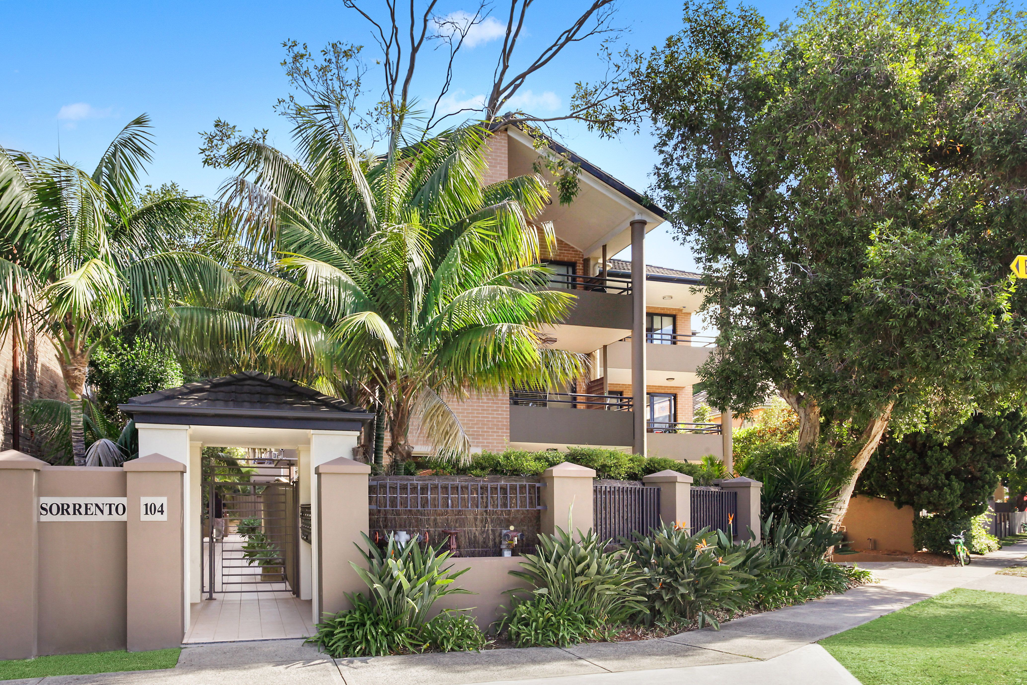104 Beach Road, Bondi Beach NSW 2026