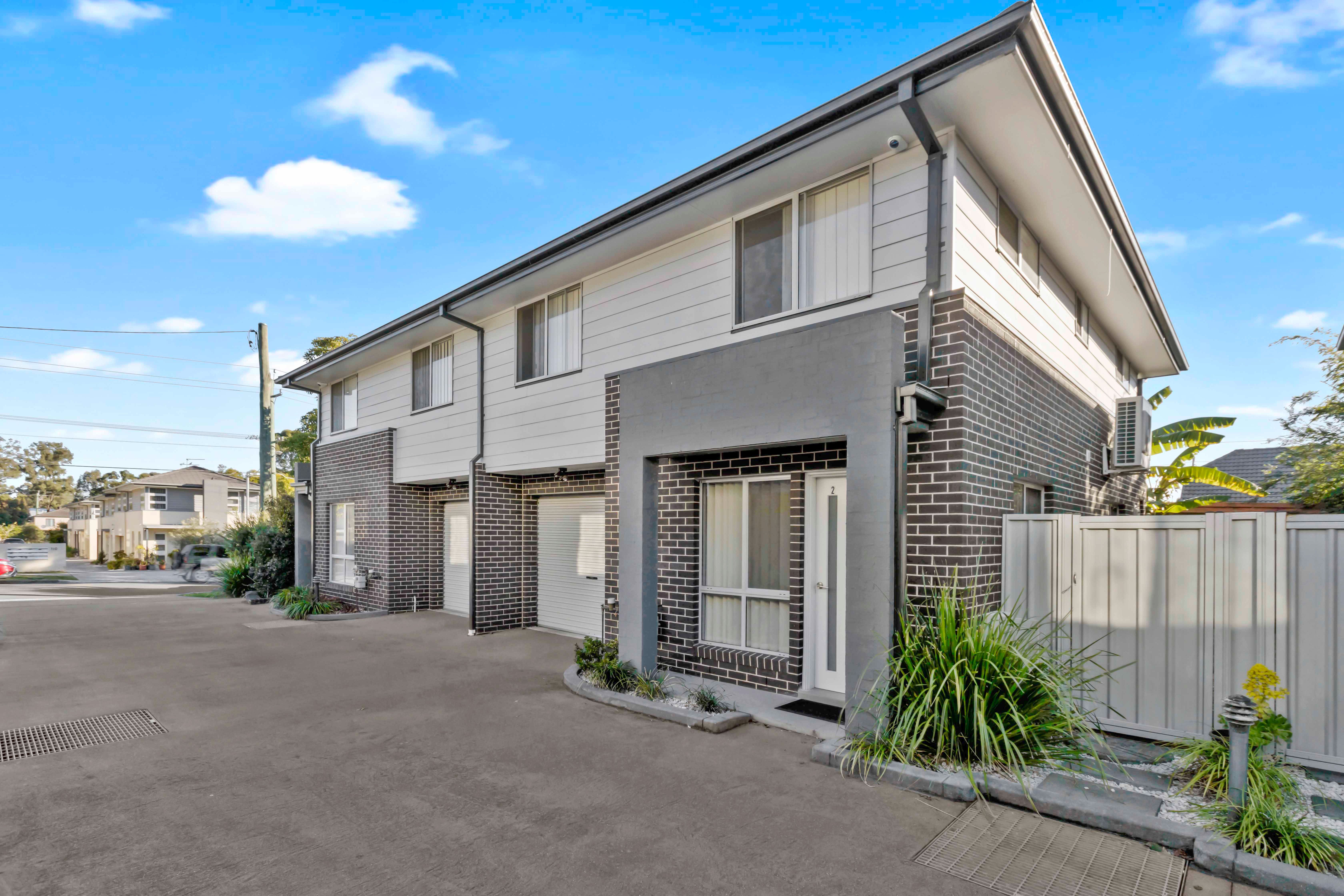 2/111 Canberra Street, Oxley Park, NSW 2760