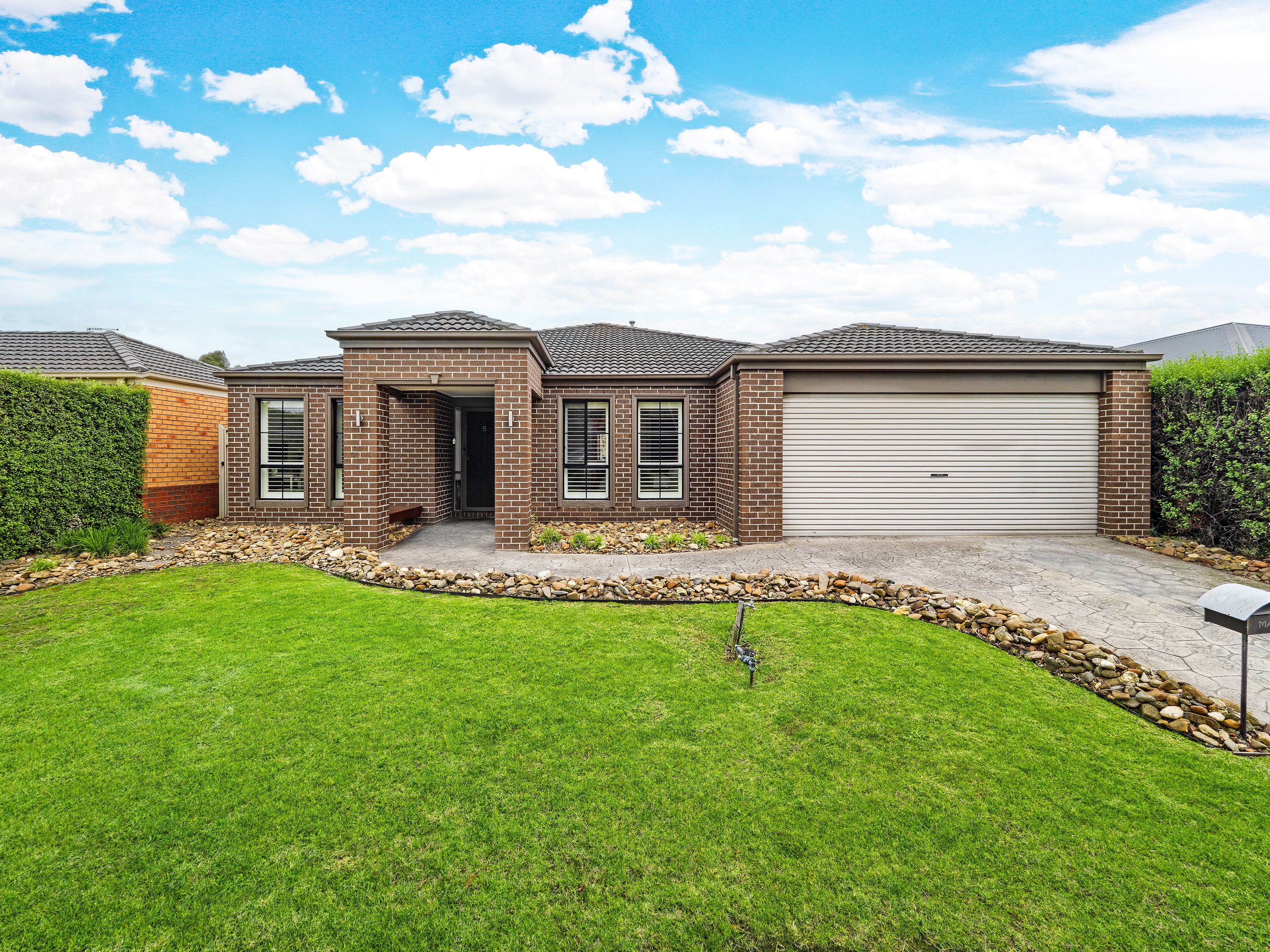 5 Thenford Close, Cranbourne East, VIC 3977
