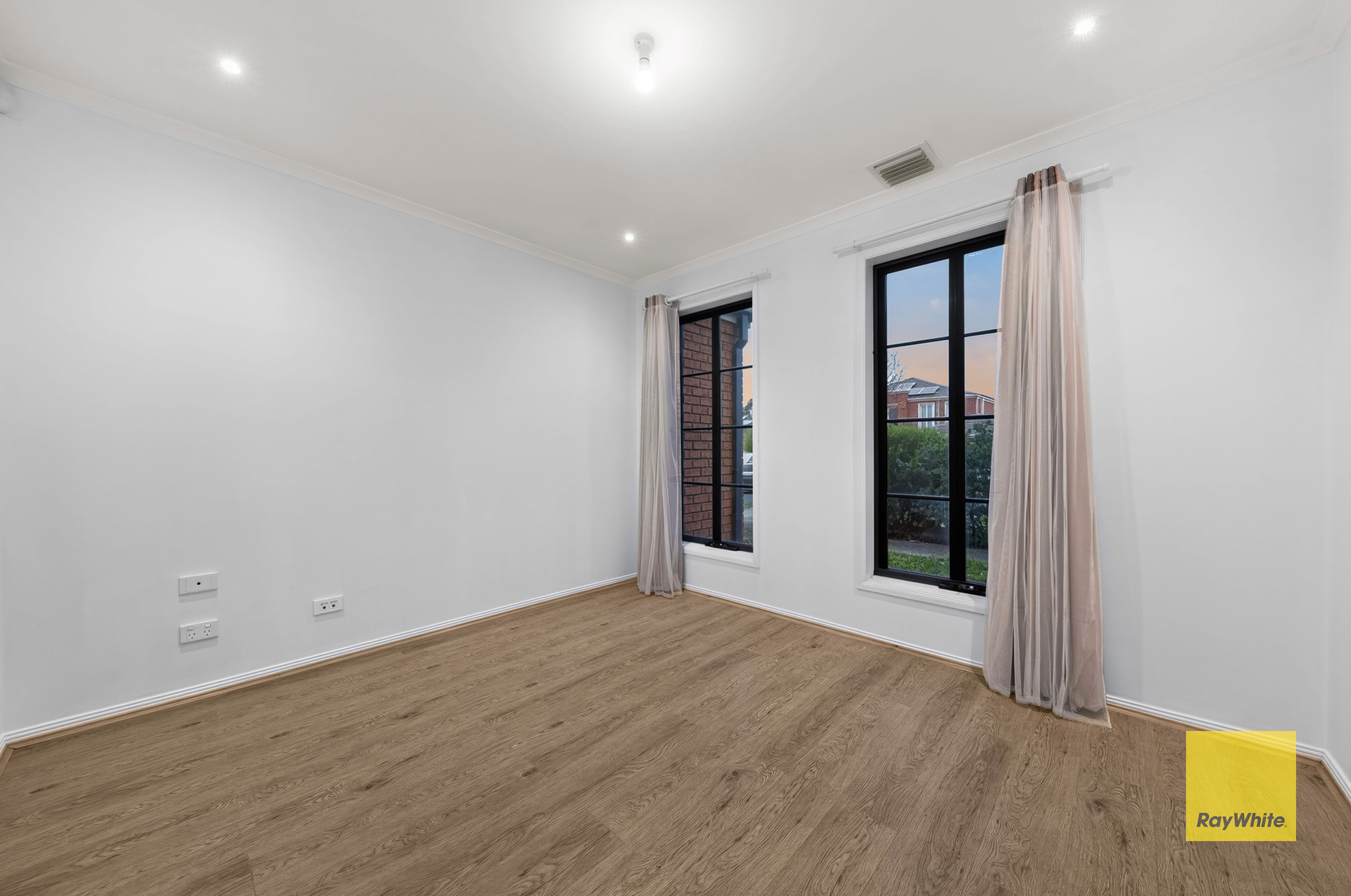 17 St Nicholas Court — photo 8 of 30