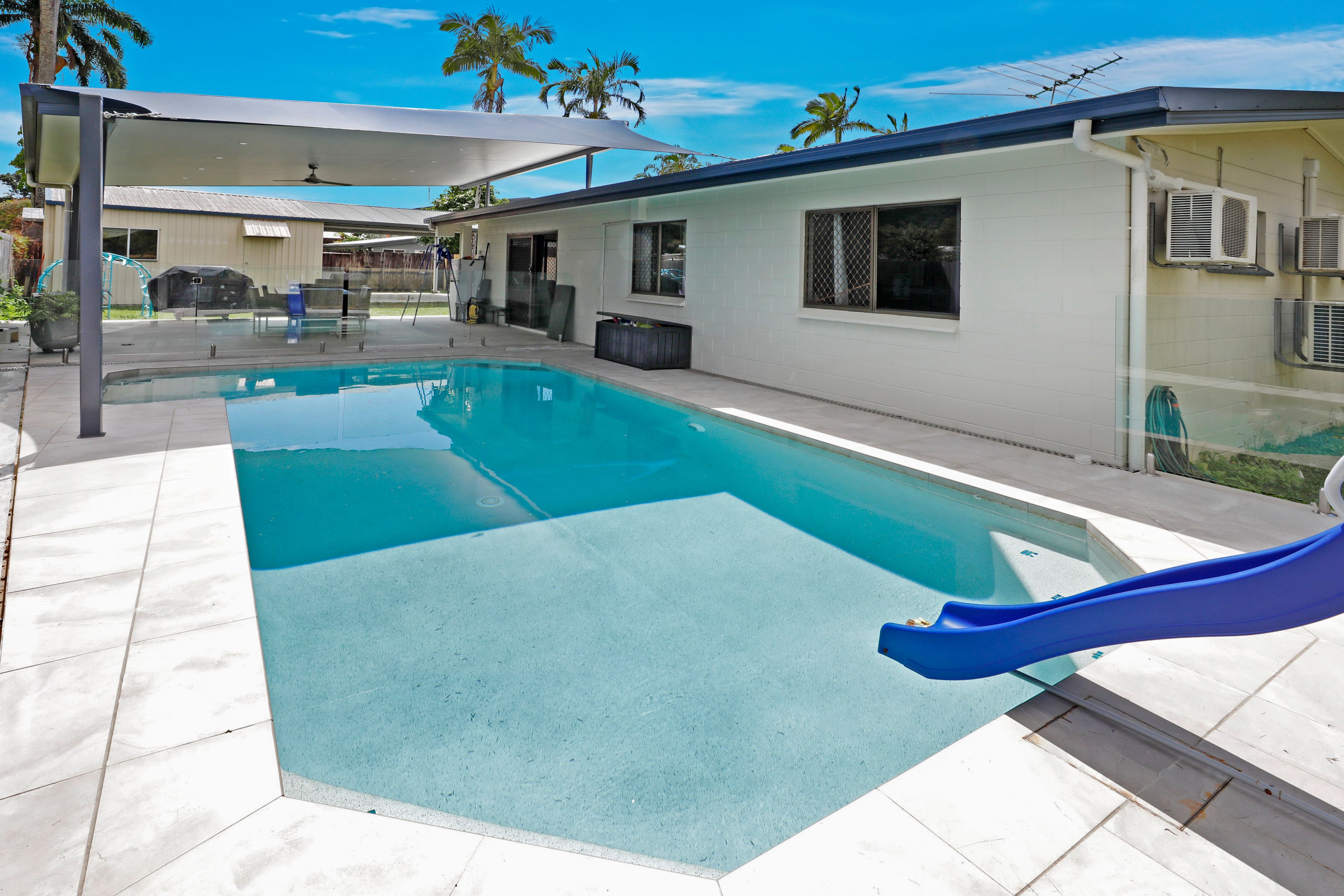 9 Pepperina Street, Mooroobool, QLD 4870