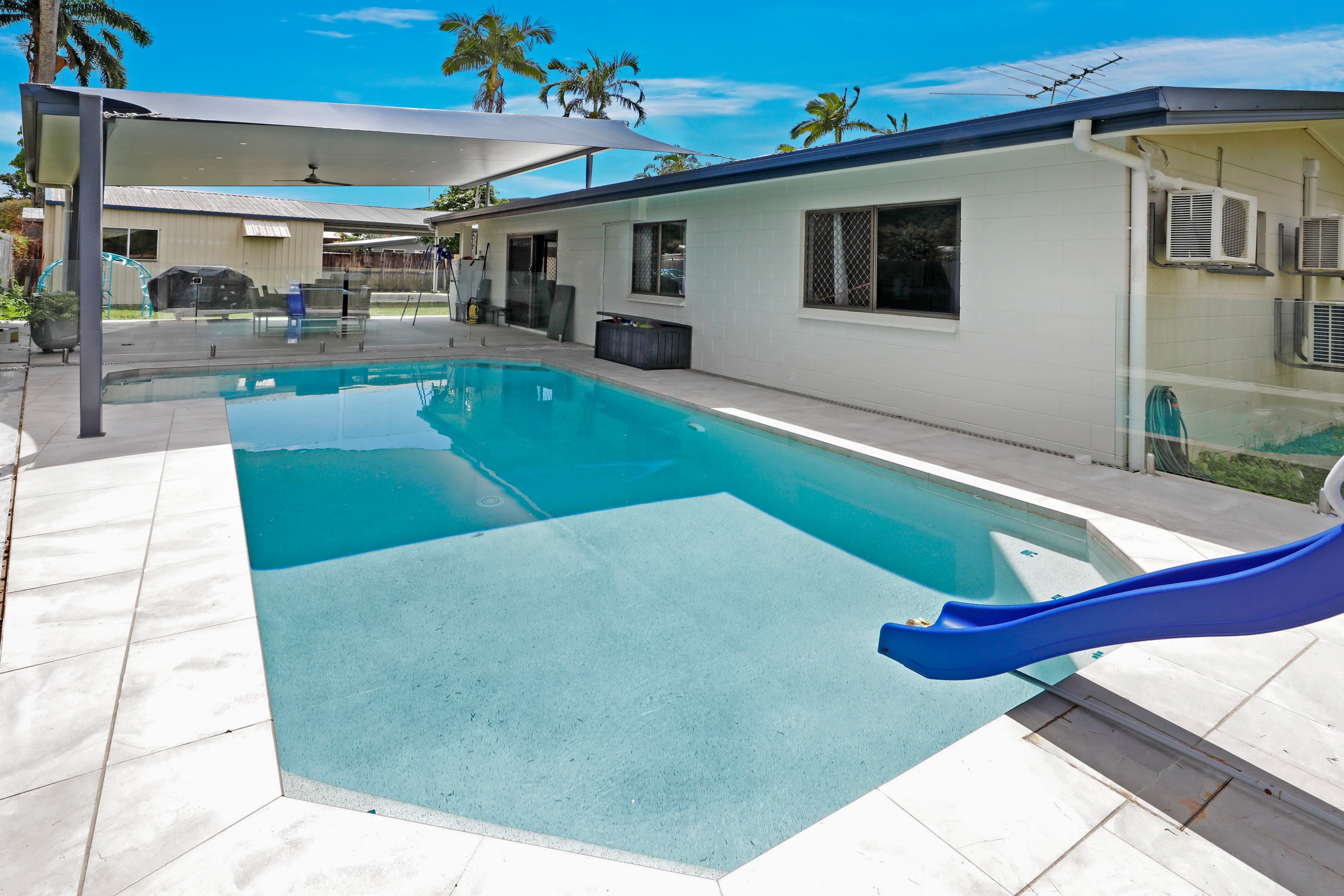 9 Pepperina Street, Mooroobool, QLD 4870