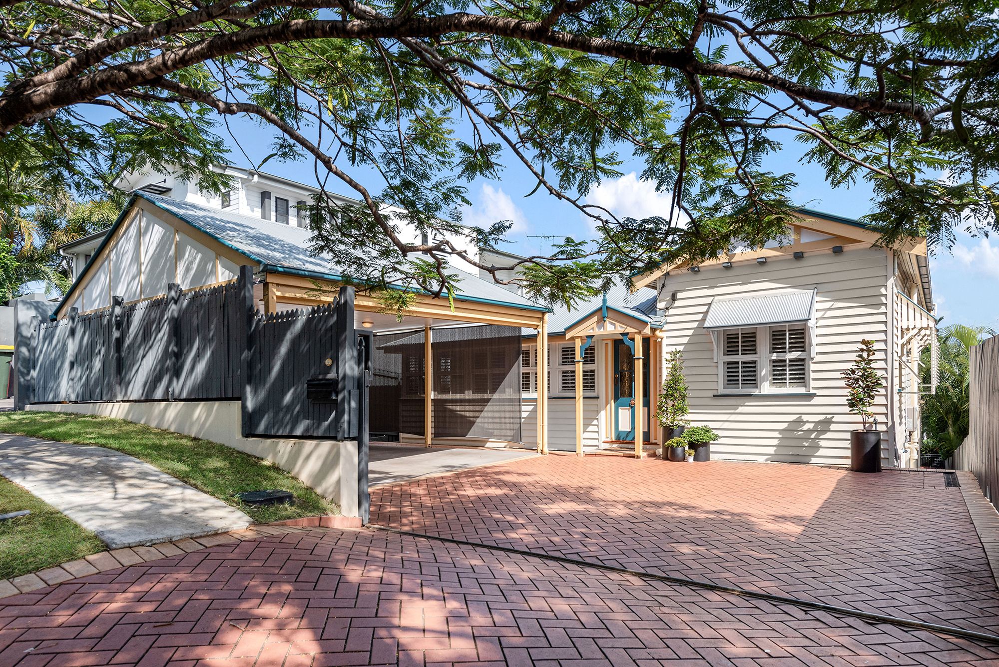 123 Crosby Road, Hamilton, QLD 4007