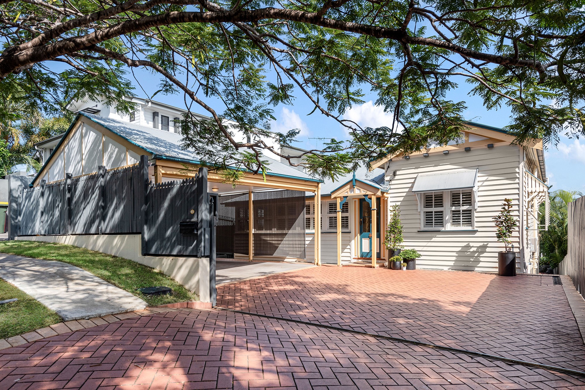 123 Crosby Road, Hamilton, QLD 4007