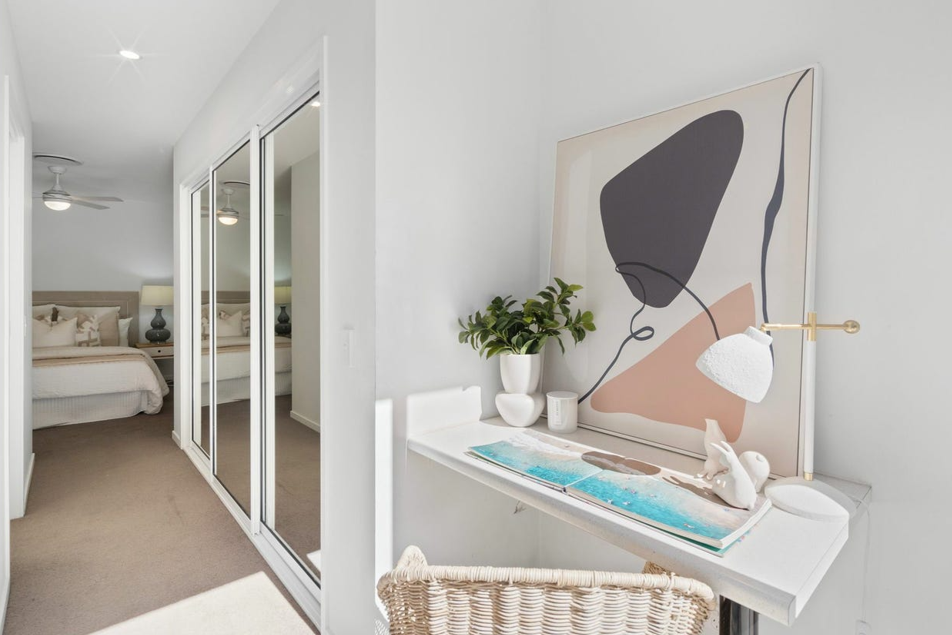 201/44 Grantson Street — photo 5 of 17