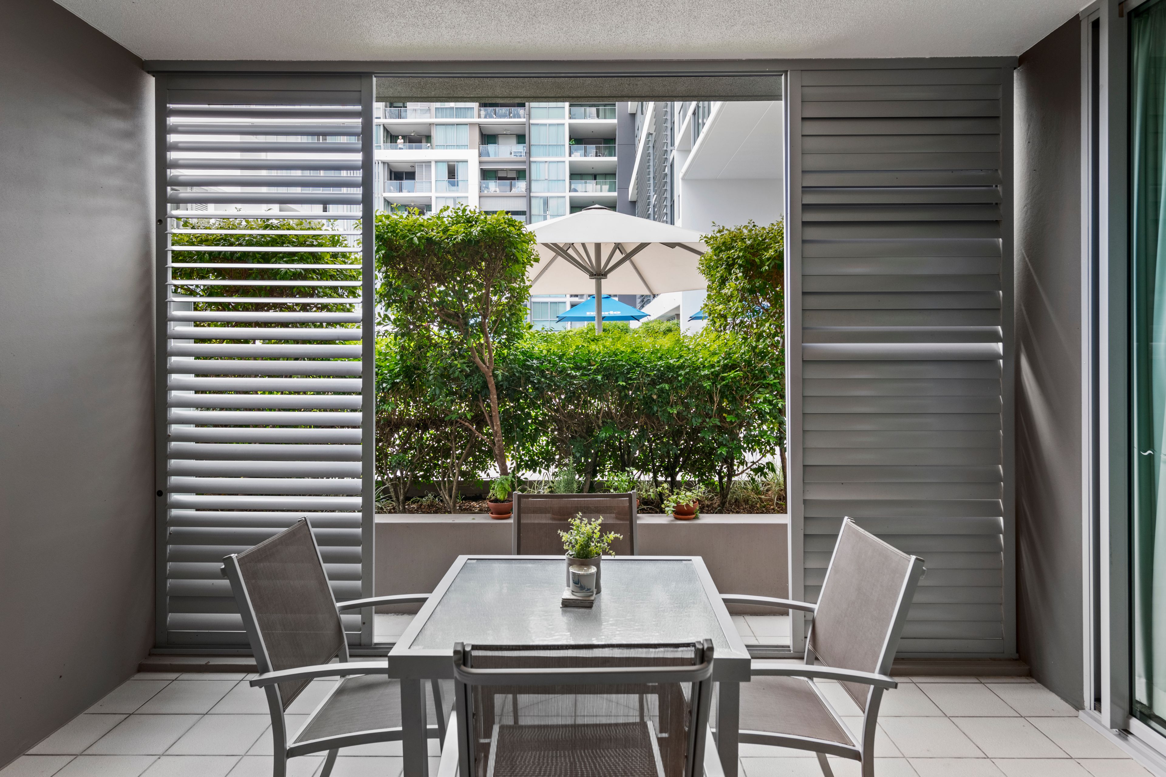 2009/33 T E Peters Drive, Broadbeach Waters, QLD 4218