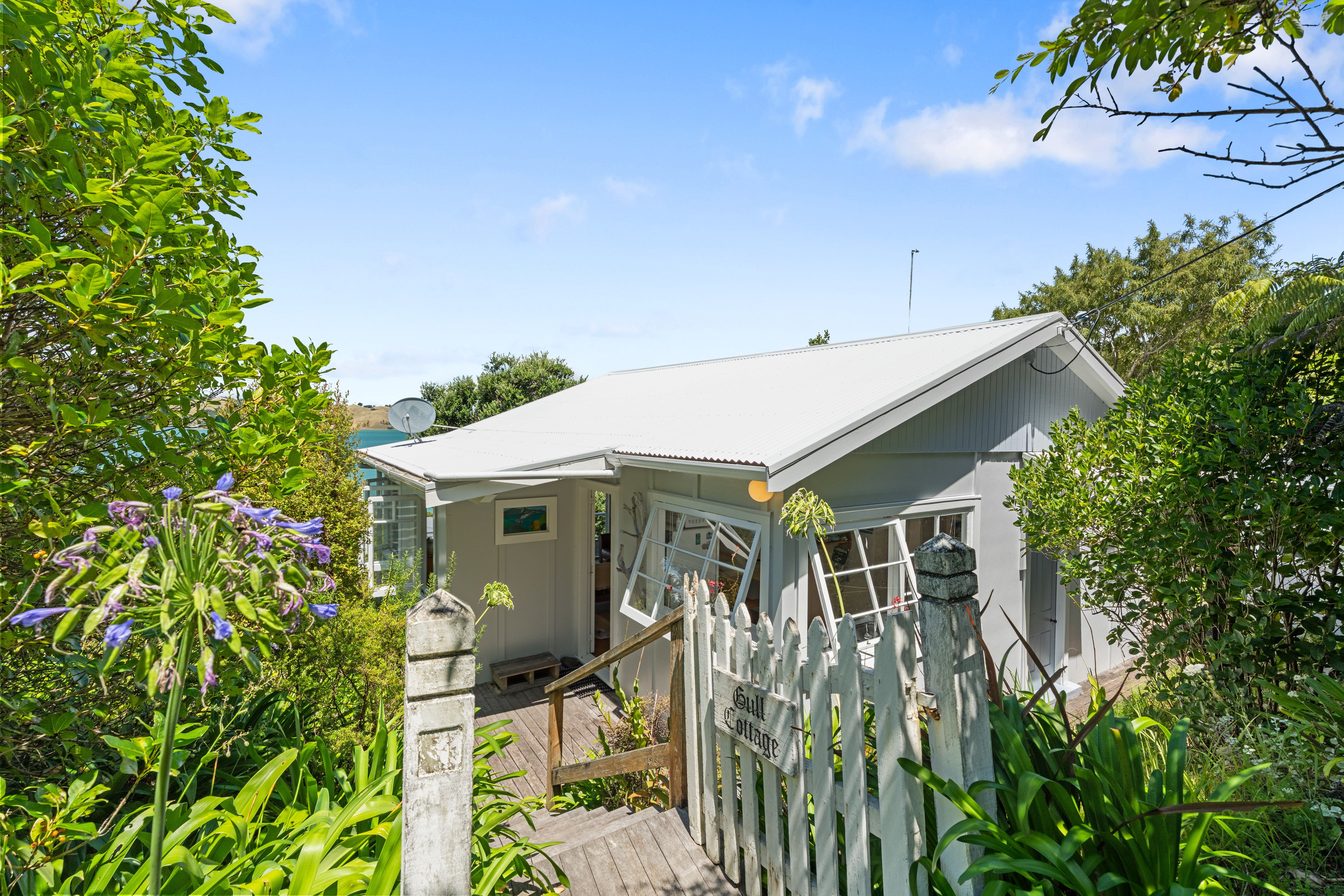 3 Neil Avenue, Orapiu, Waiheke Island
