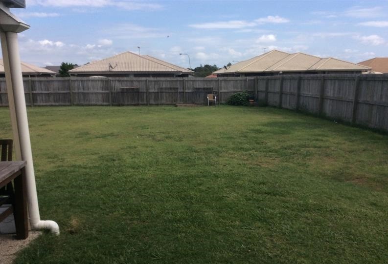 12 McInnes Street, Lowood, QLD 4311