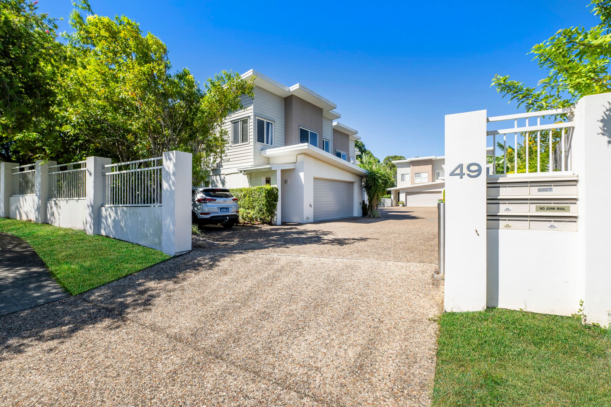 4/49 Usher Avenue, Labrador, QLD 4215