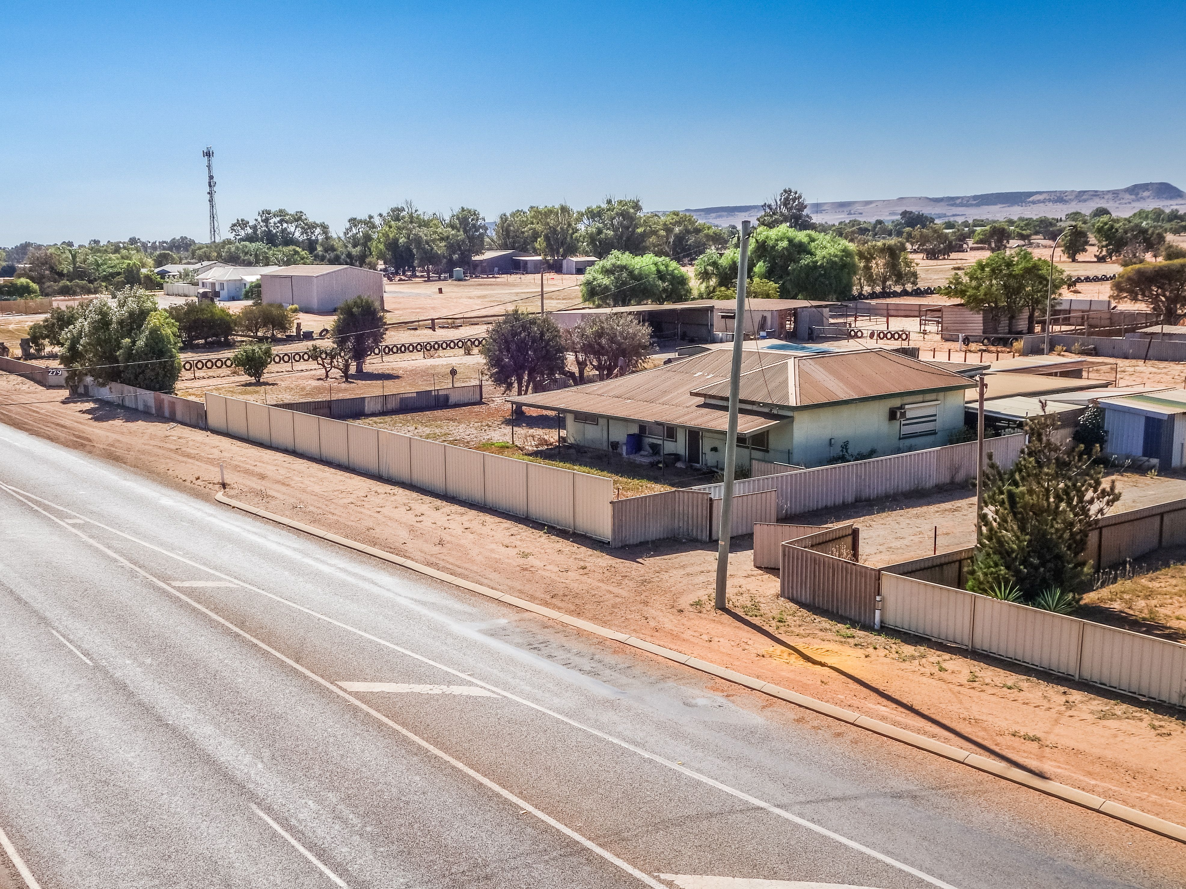 279 Edward Road , Meru WA 6530