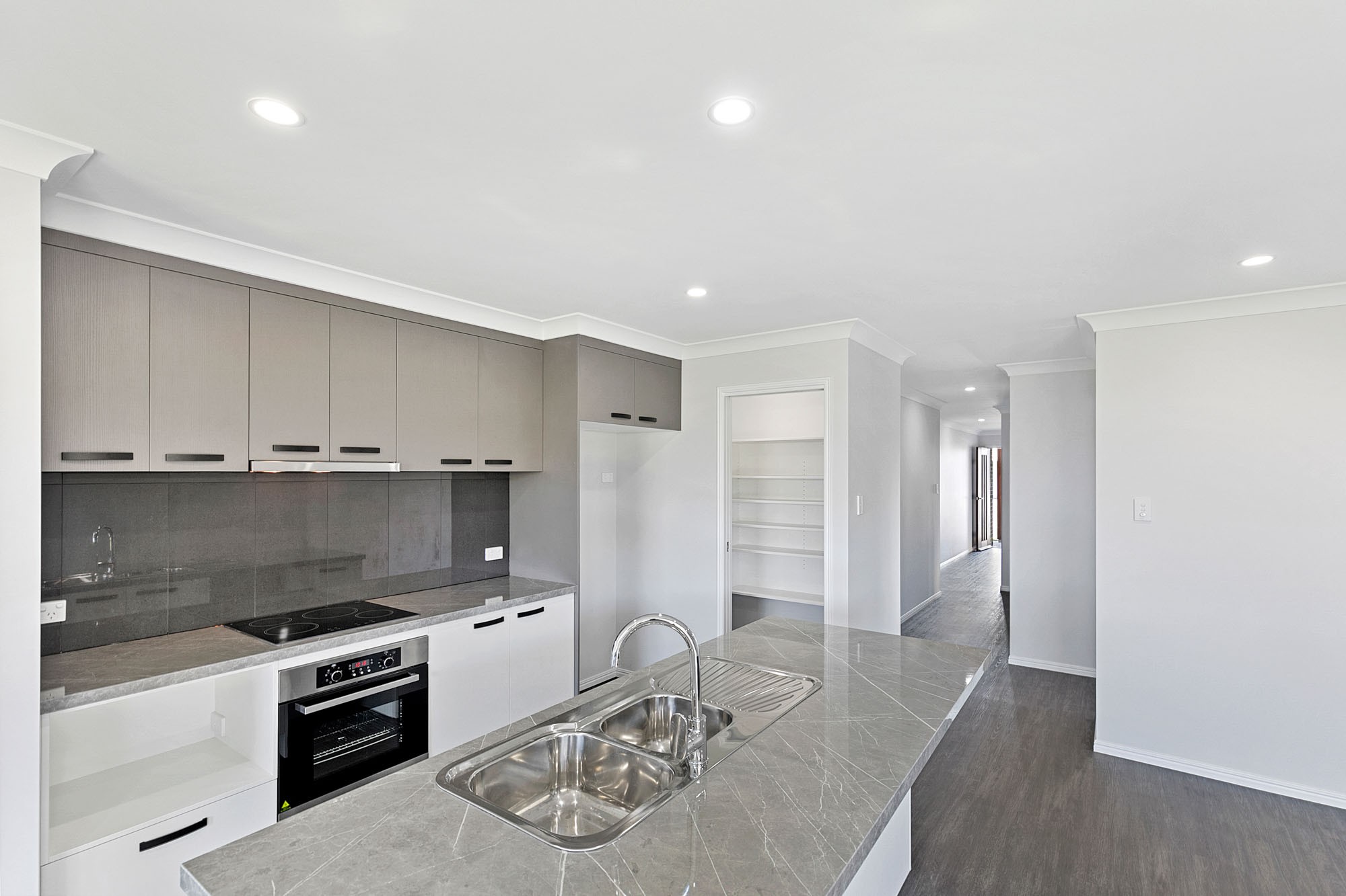 4 Waugh Street, Urangan, QLD 4655