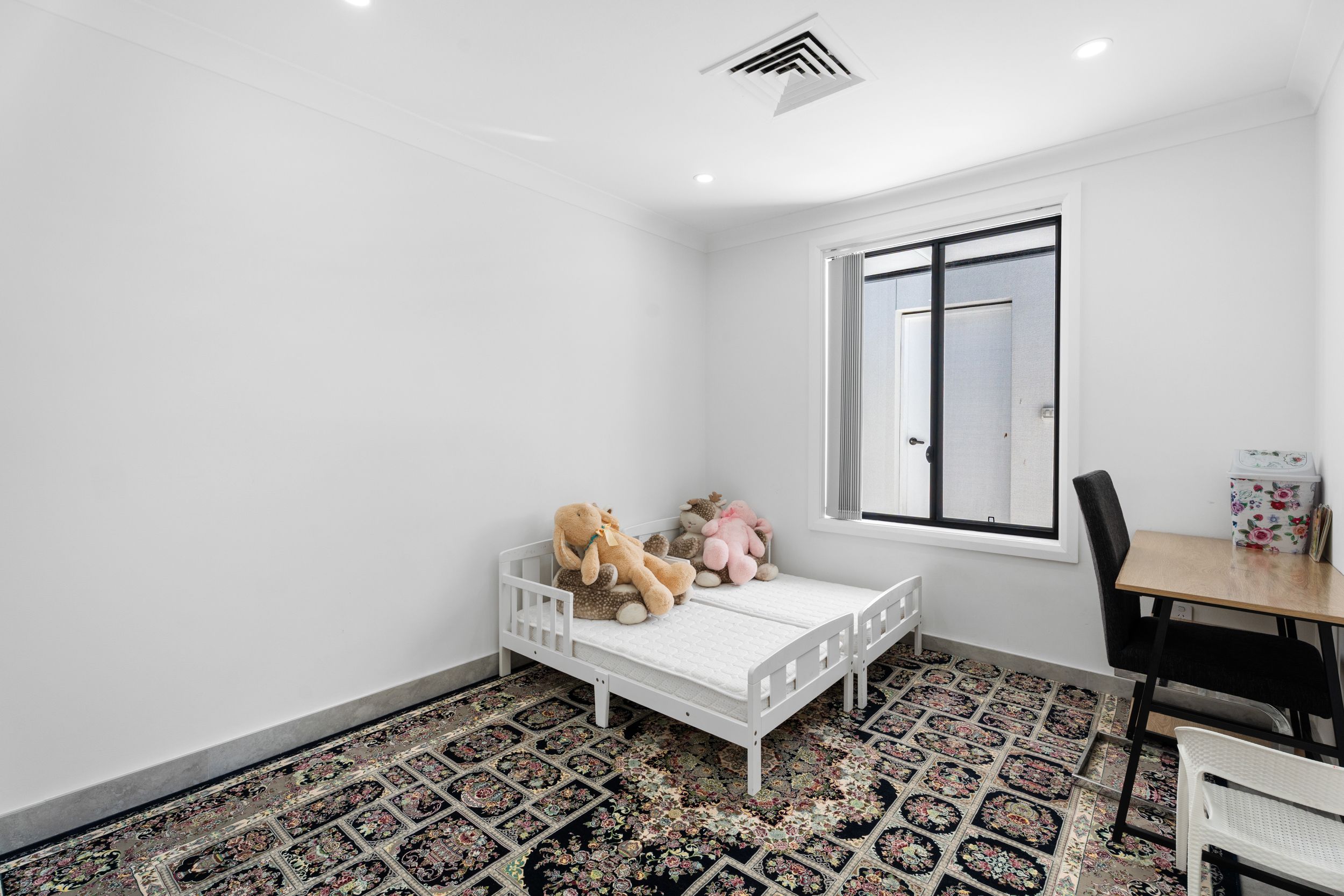 24 Explorers Way, St Clair, NSW