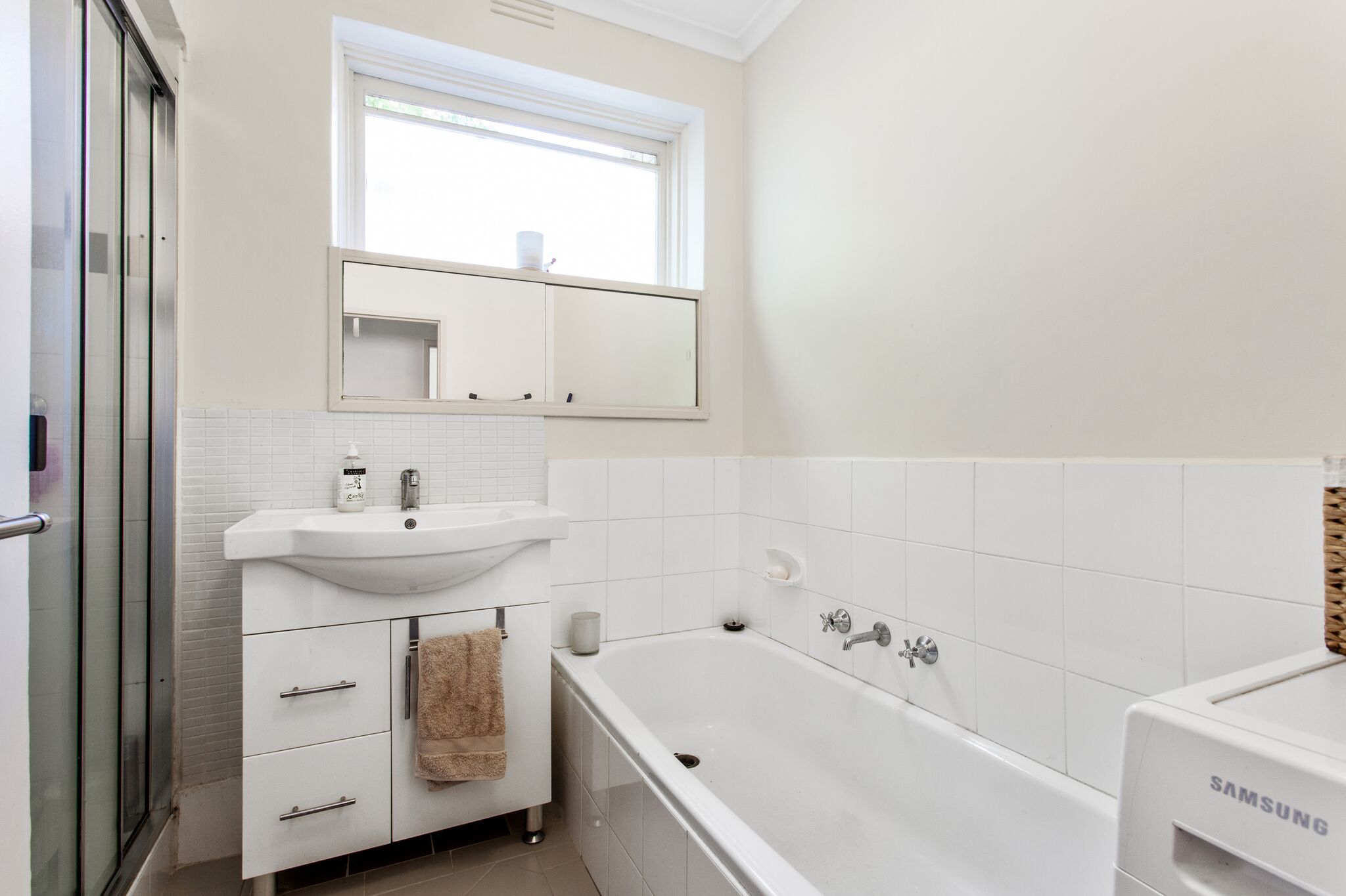2/9 Wyuna Road — photo 10 of 16