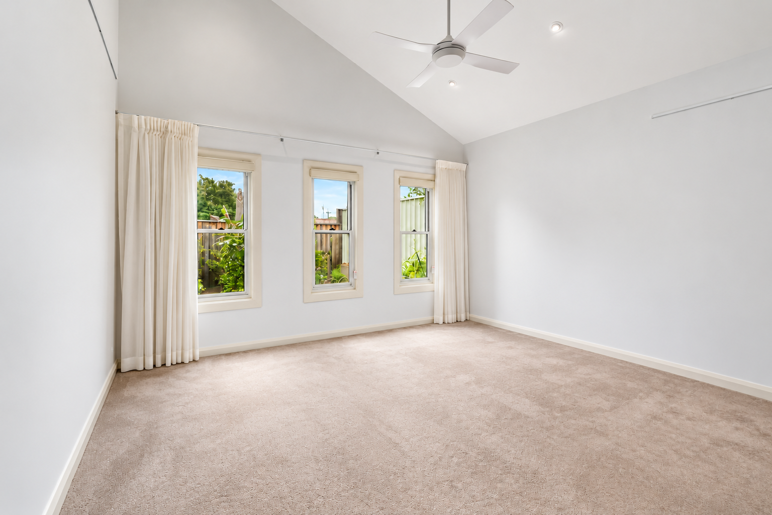 16b Gordon Road — photo 5 of 10