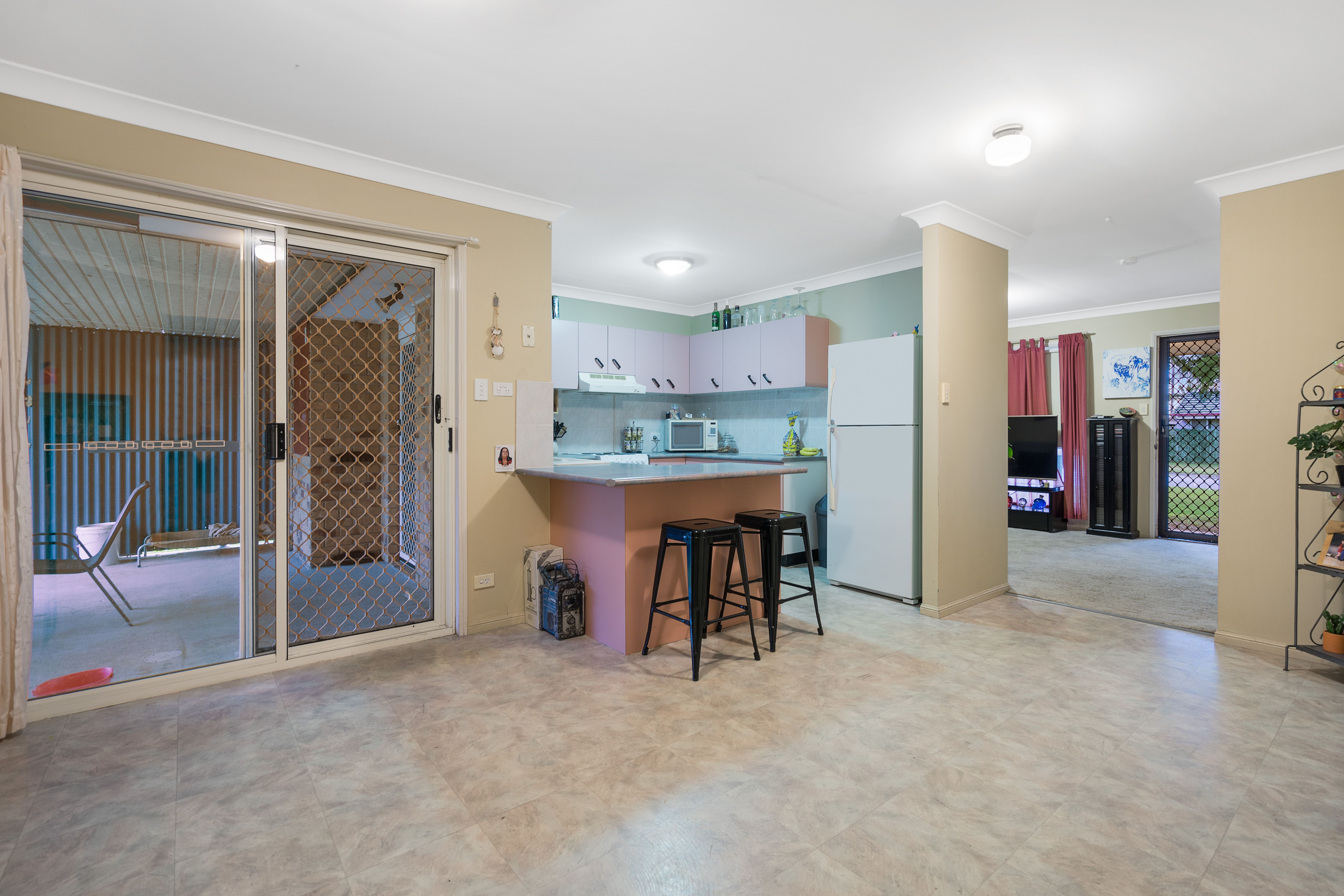 2 Parkside Drive, Crestmead, QLD 4132