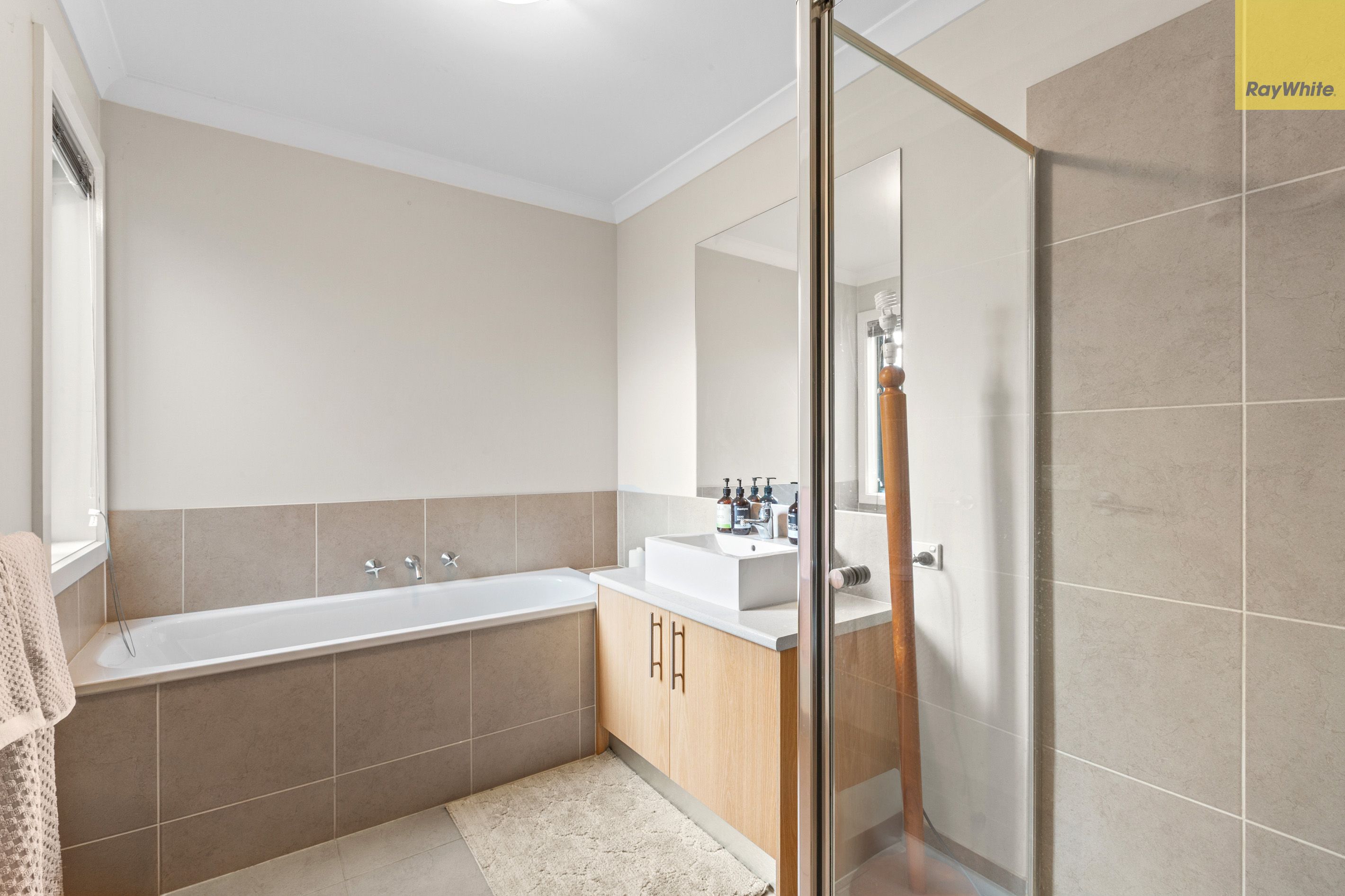 8/36 Somerton Court — photo 7 of 12