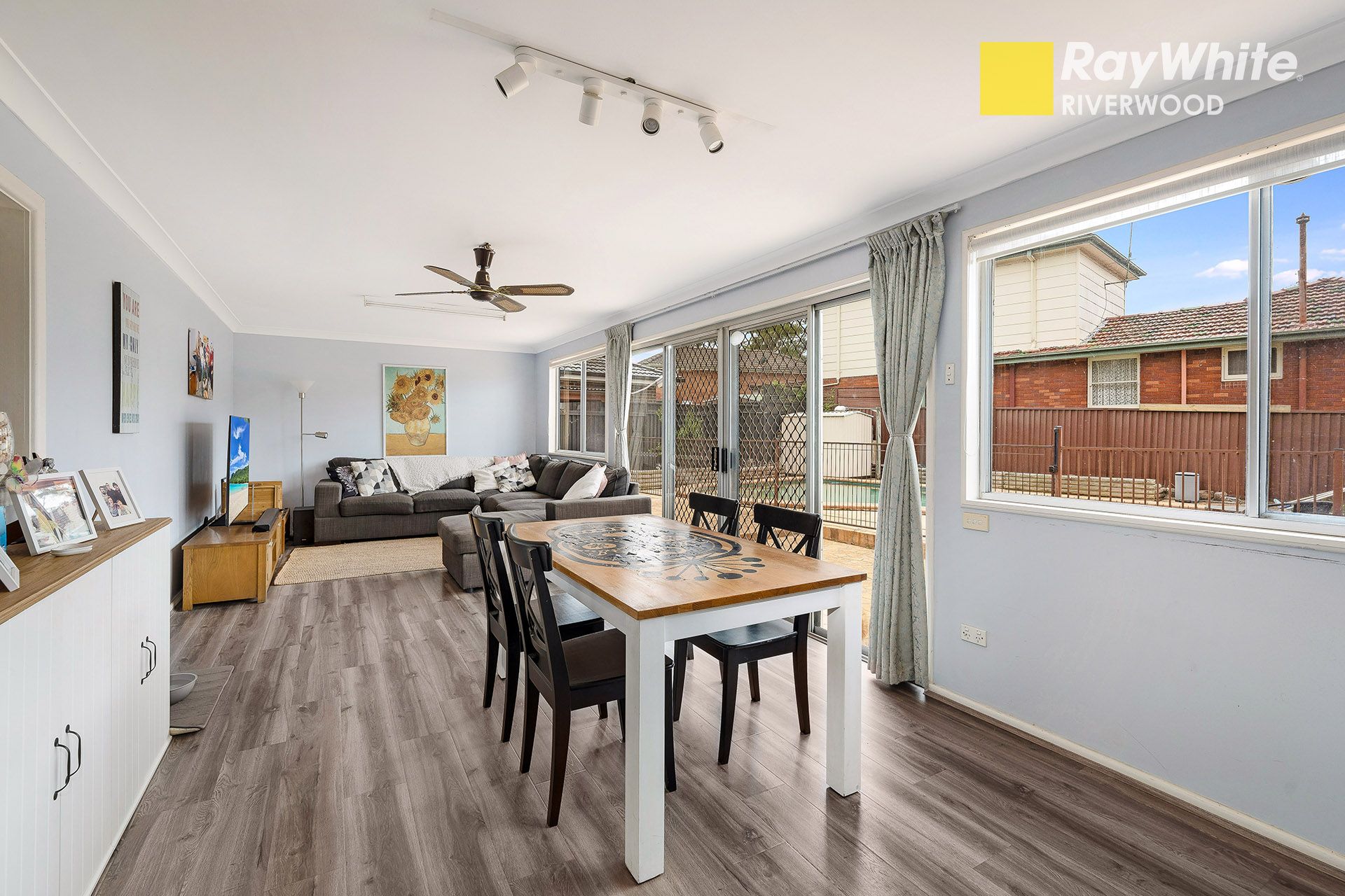 2 Sparkes Avenue — photo 3 of 11
