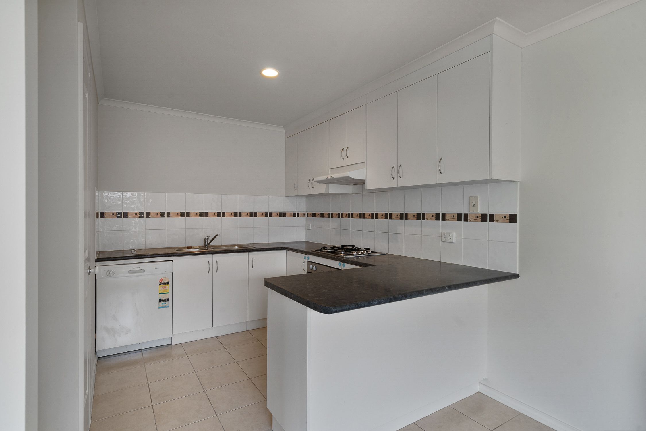 8/11 Renlik Court, Pakenham, VIC 3810