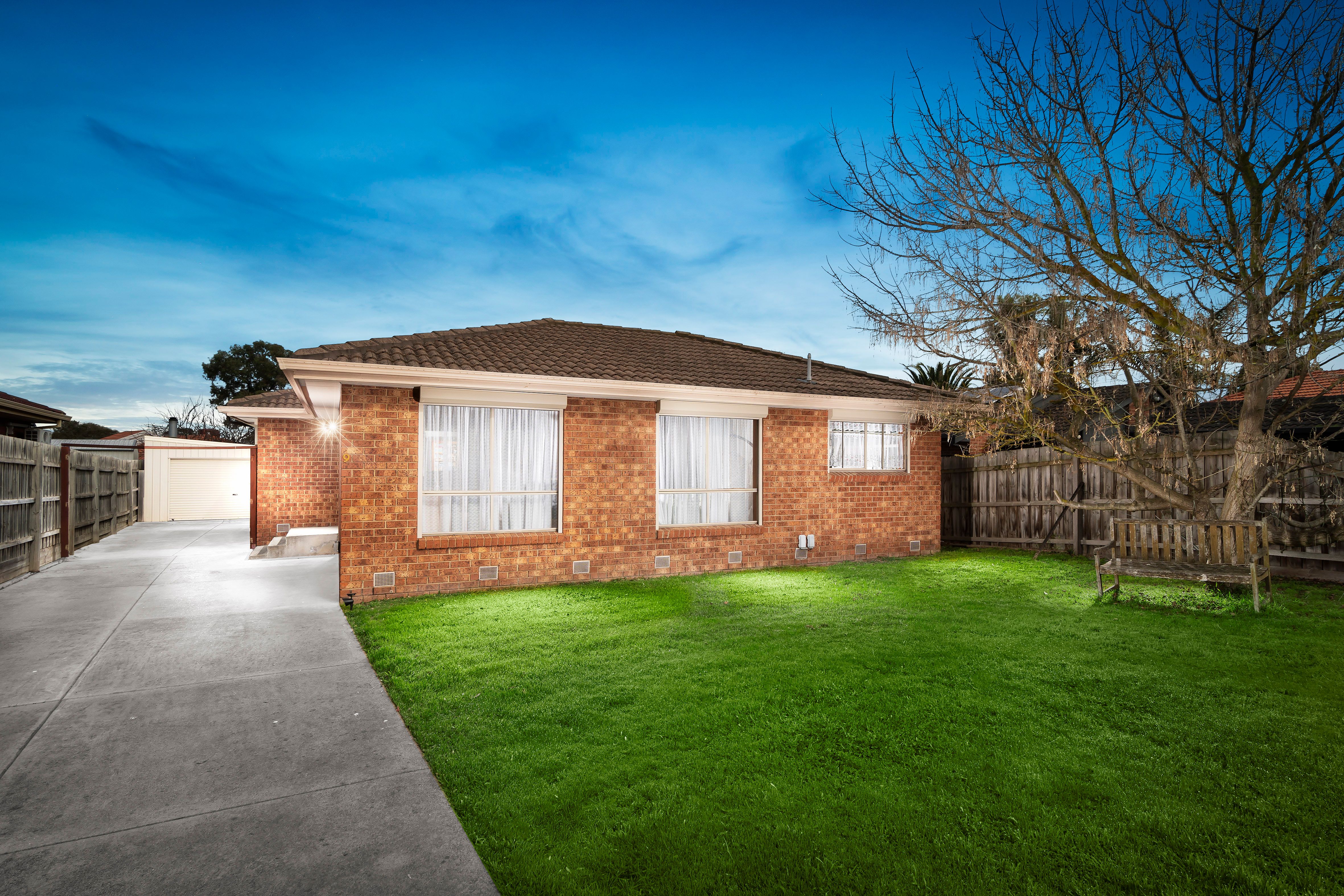 9 Grenda Drive, Mill Park VIC 3082