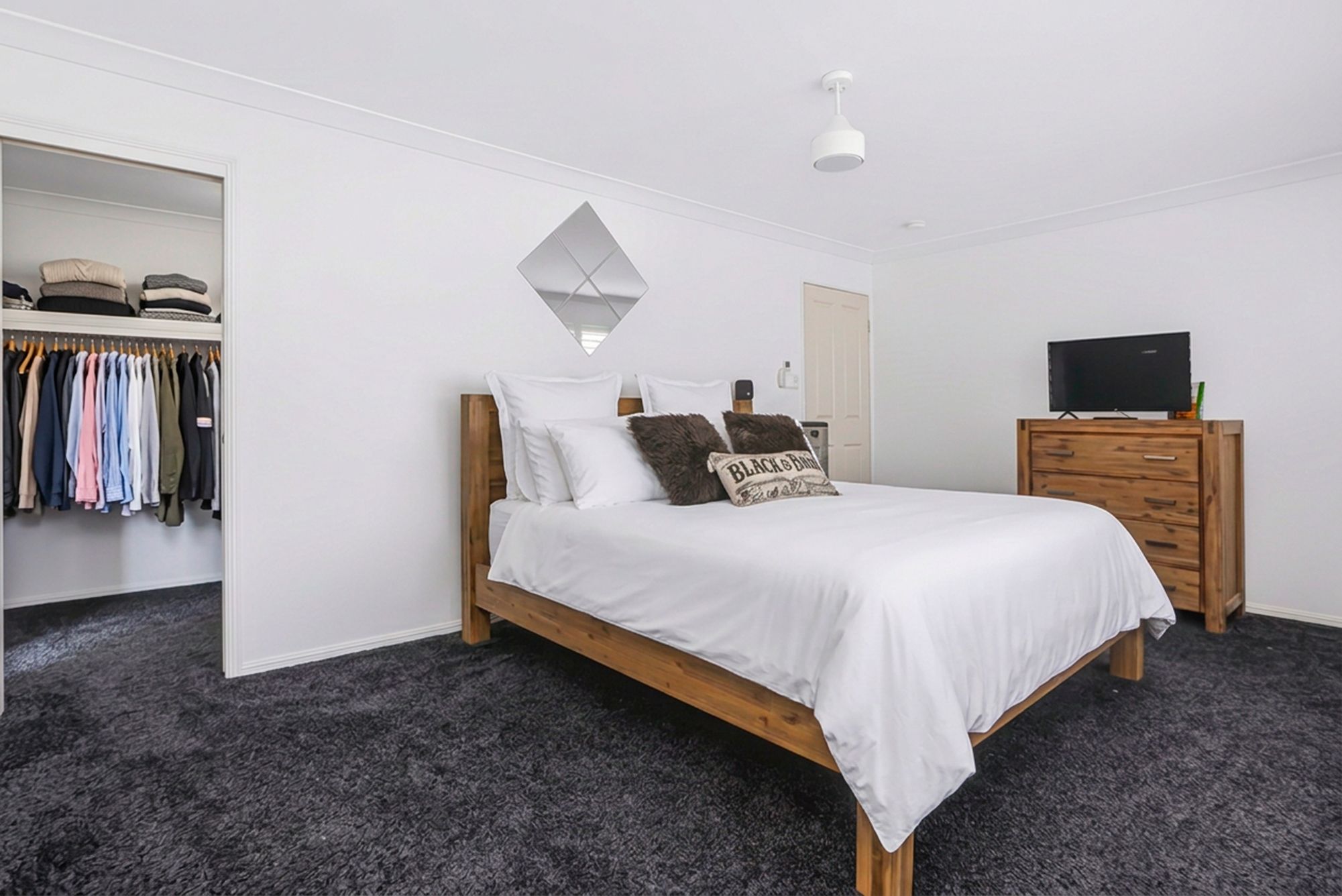 21 Karajini Crescent — photo 10 of 17