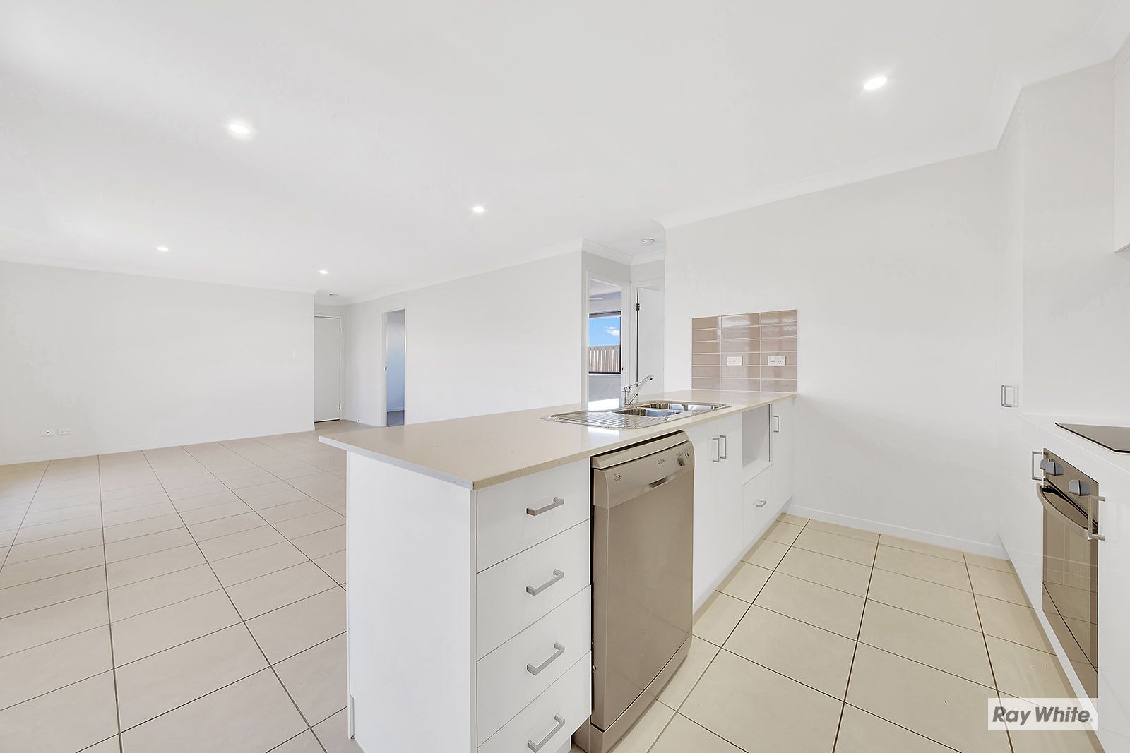 8 Kauri Way TENANT APPROVED, Hidden Valley, QLD 4703