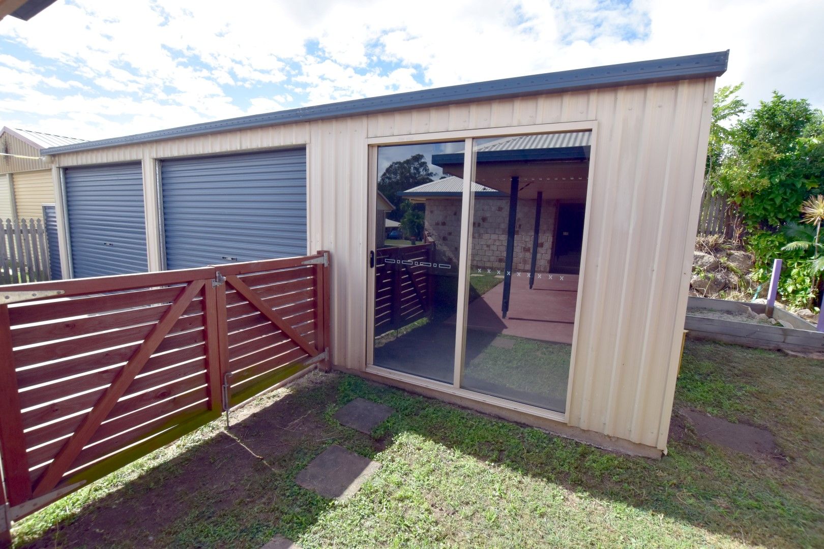 4 Hamilton Drive, Clinton, QLD 4680