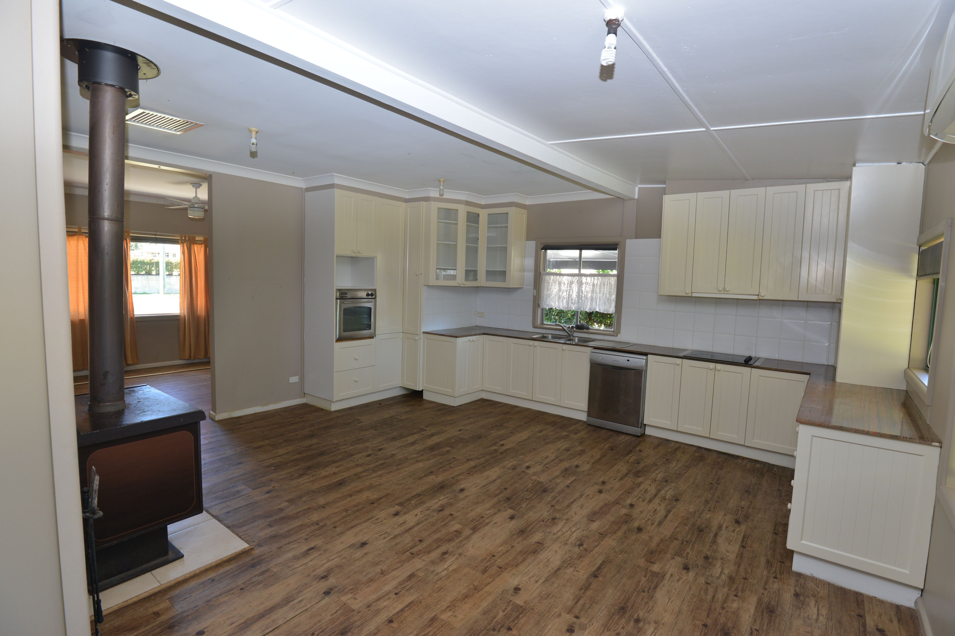 41 KING Street — photo 3 of 12