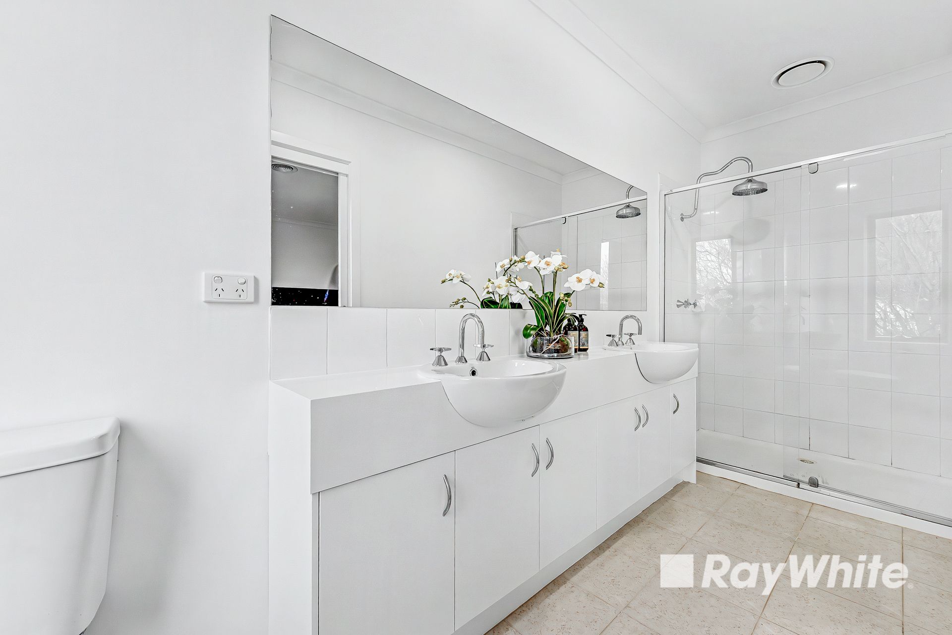 16 Everitt Street — photo 7 of 13