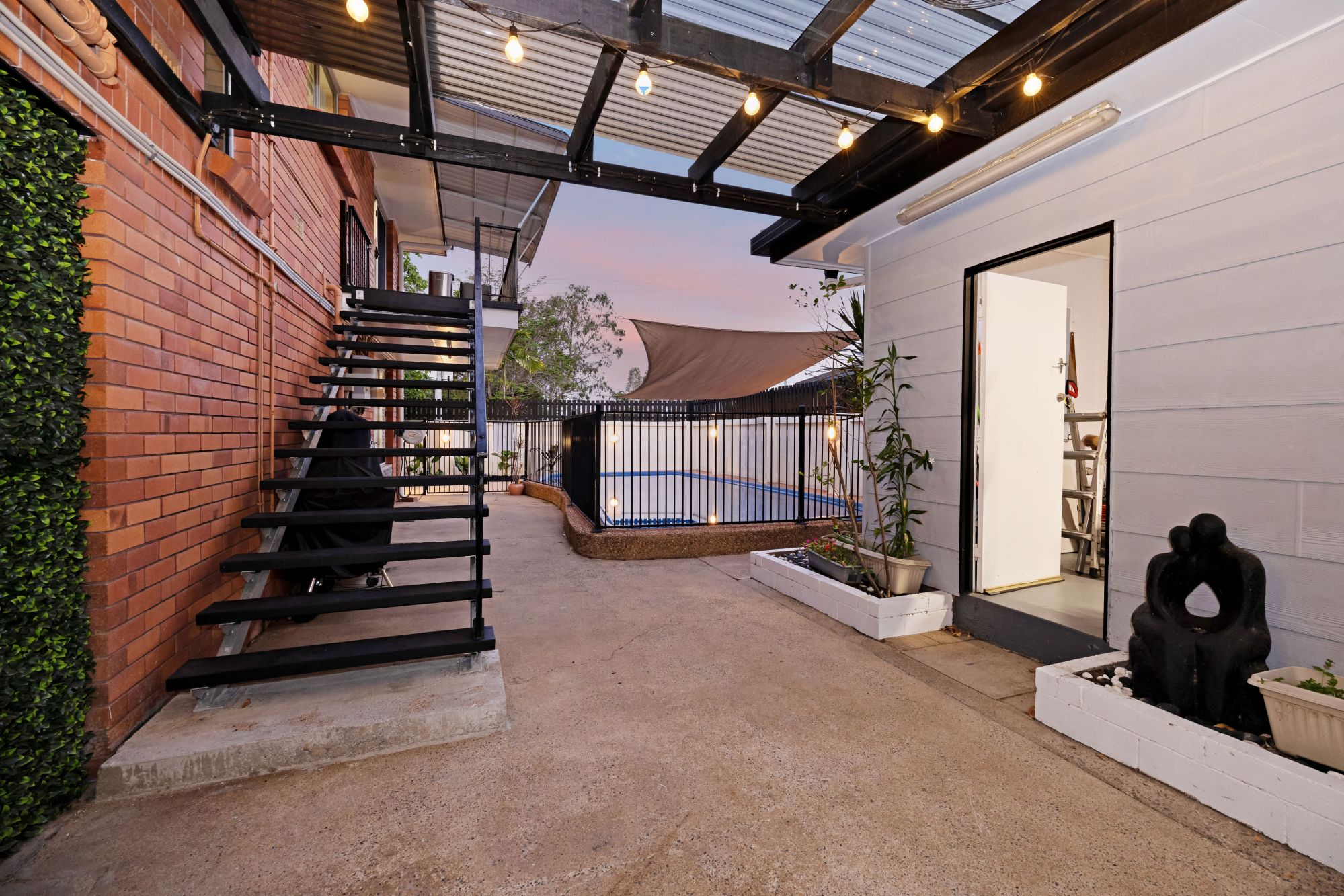 2 Lavarack Street — photo 3 of 29