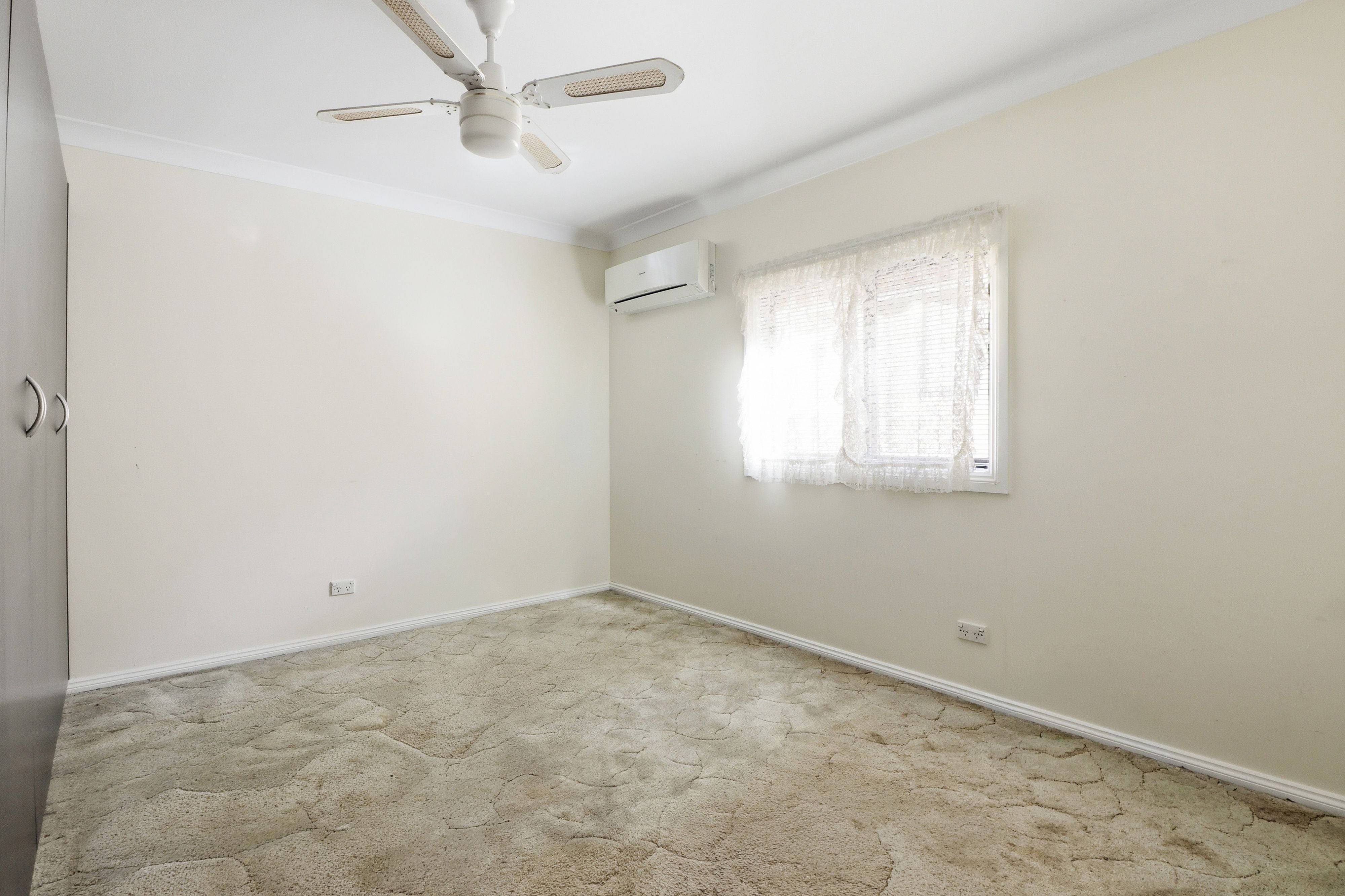200 Macquarie Road — photo 9 of 17