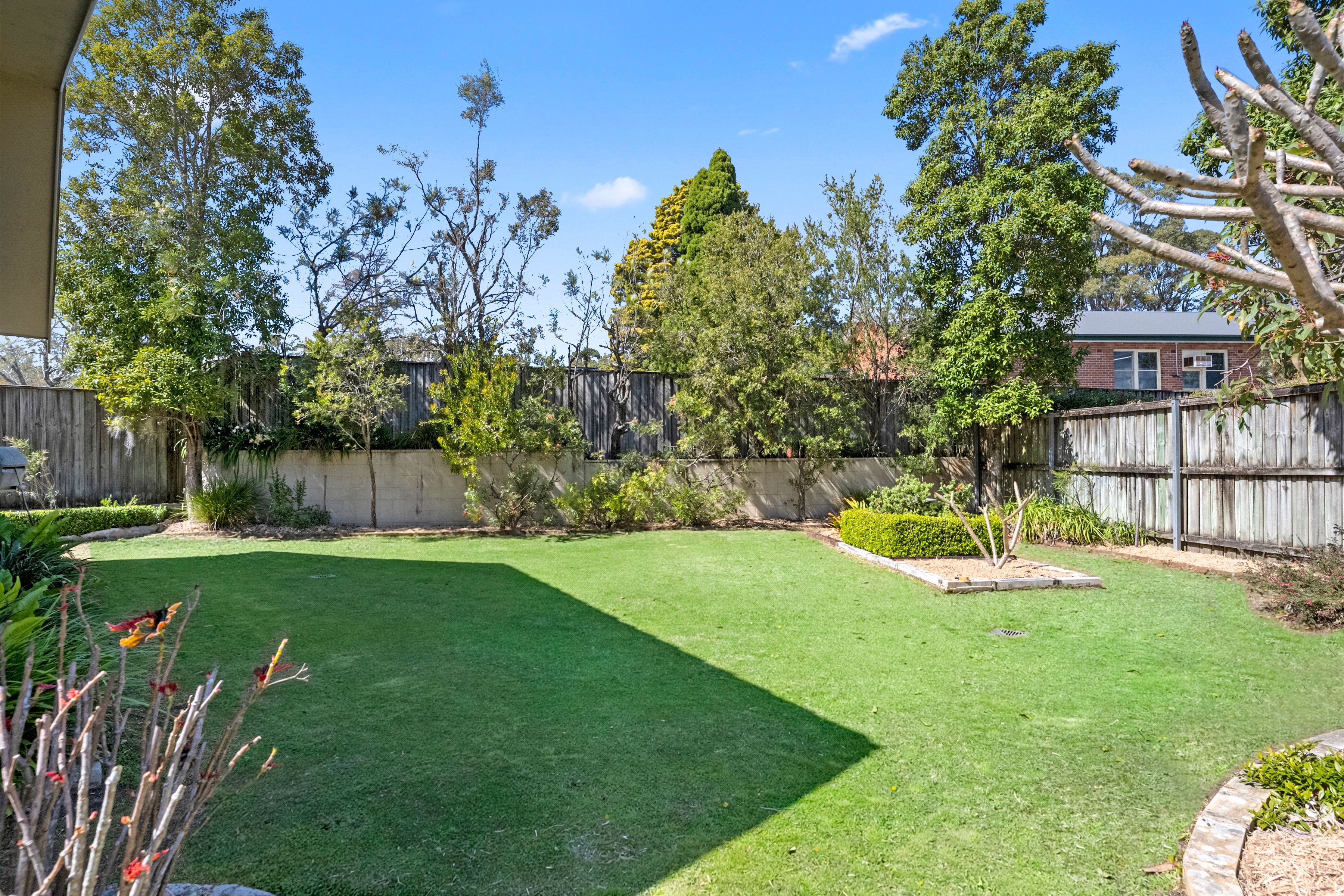 67 Leura Crescent — photo 7 of 12