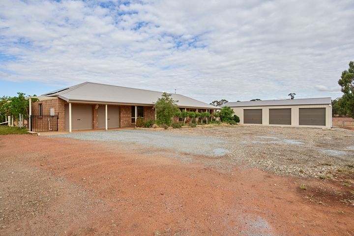 25 Orr Street, Coolamon, NSW 2701