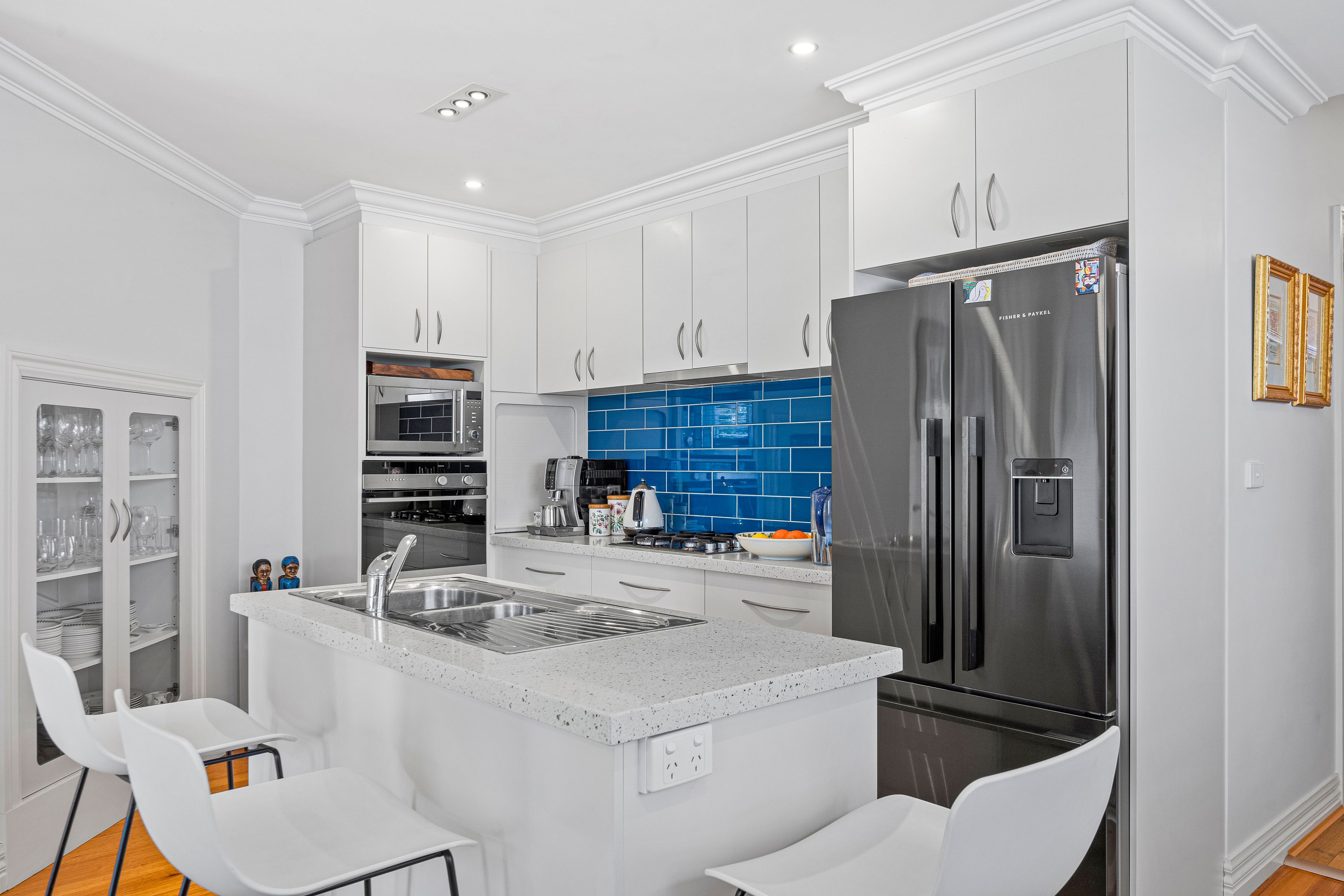 118 Victoria Street — photo 9 of 30