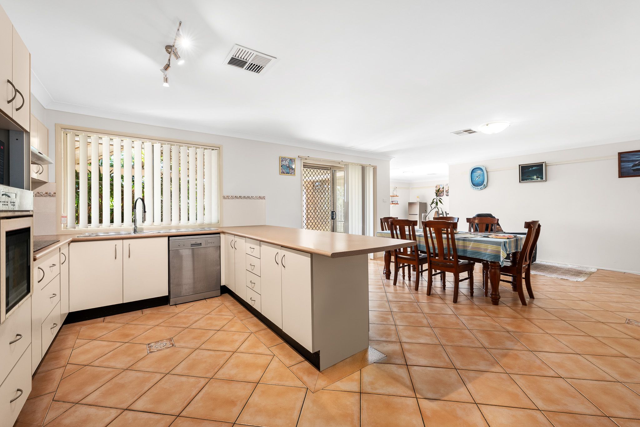 3 Harriet Close — photo 7 of 29