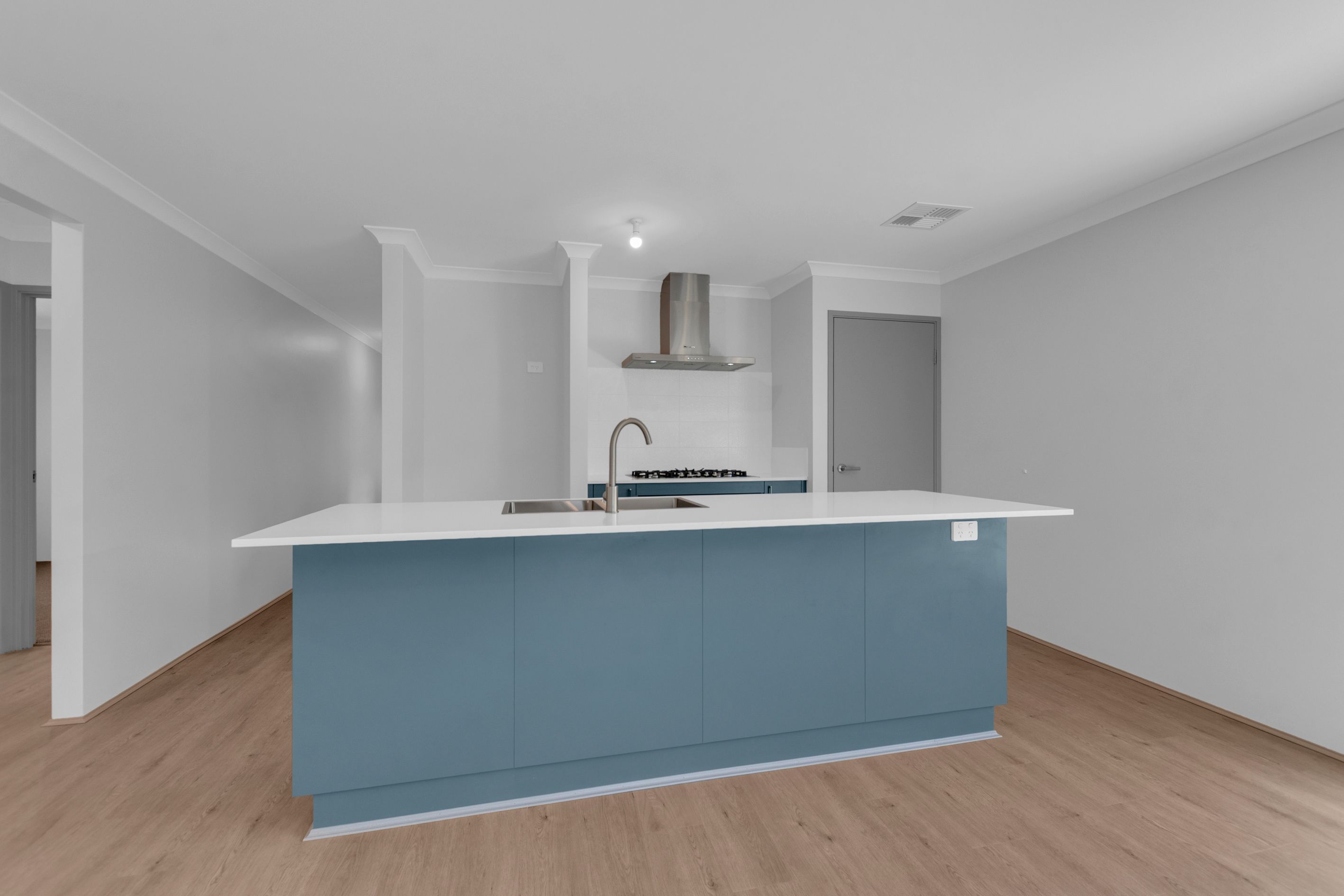 34 Devonport Road — photo 5 of 16