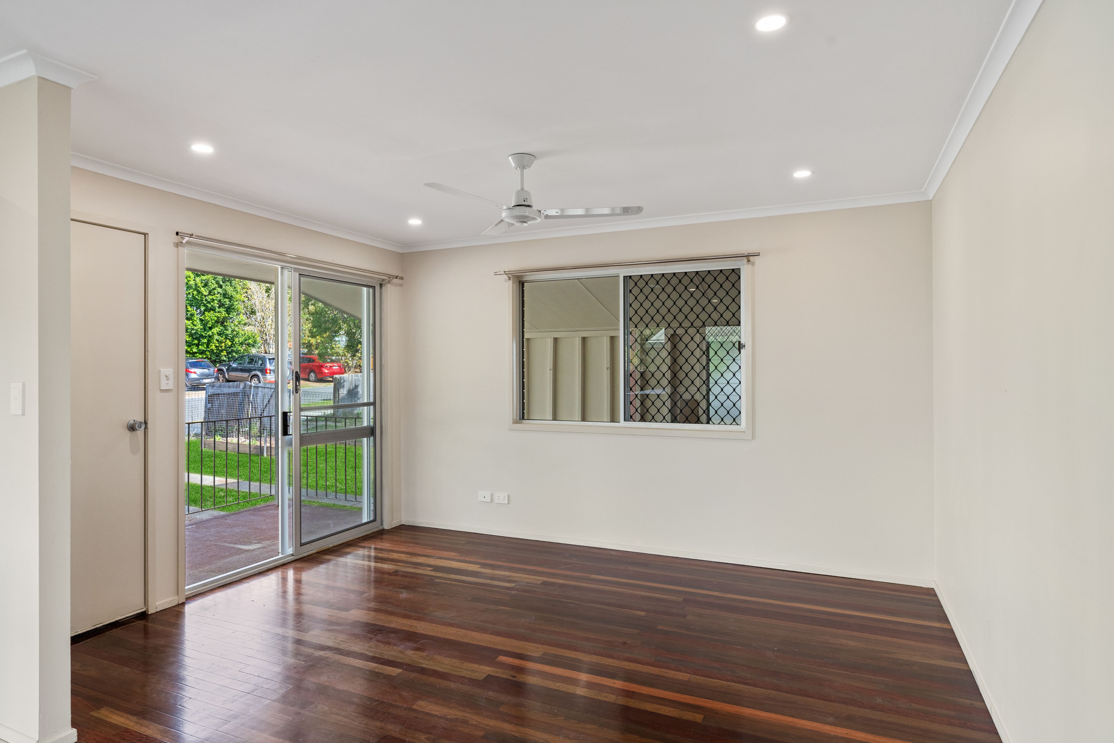 33 Railway Avenue, Strathpine, QLD 4500