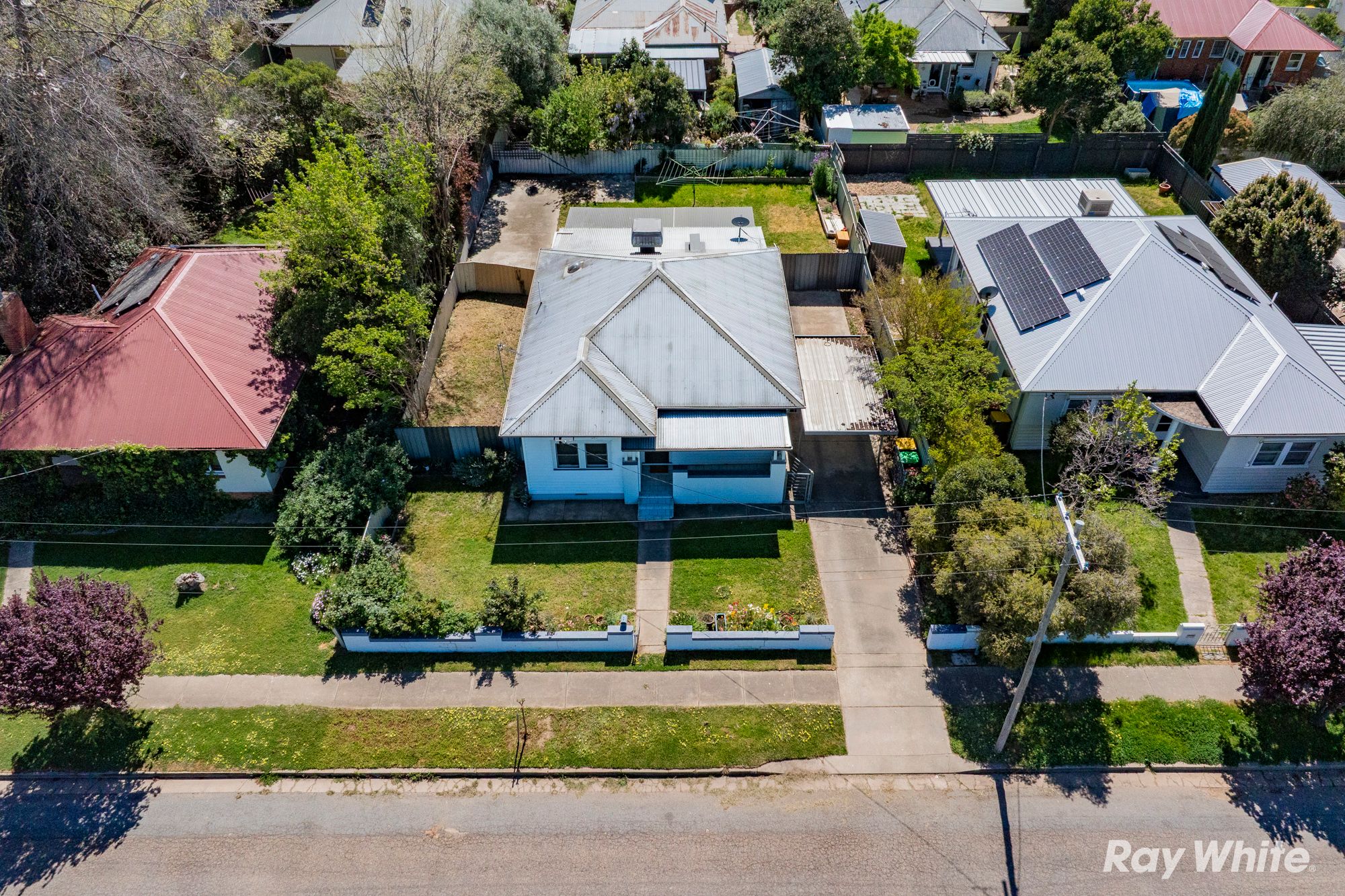 13 North Parade — photo 14 of 15