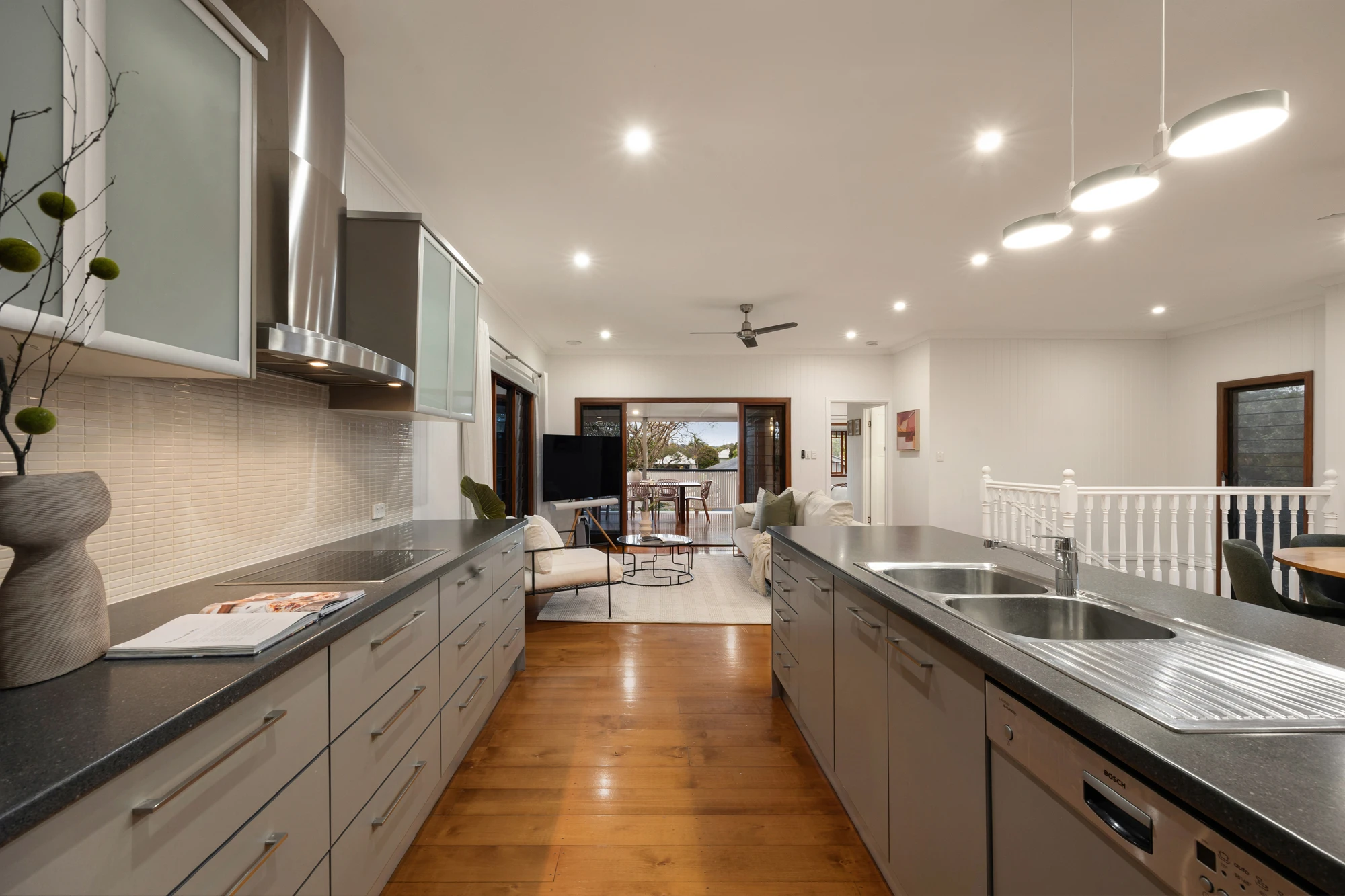 11 Ruby Avenue, Tarragindi, QLD 4121