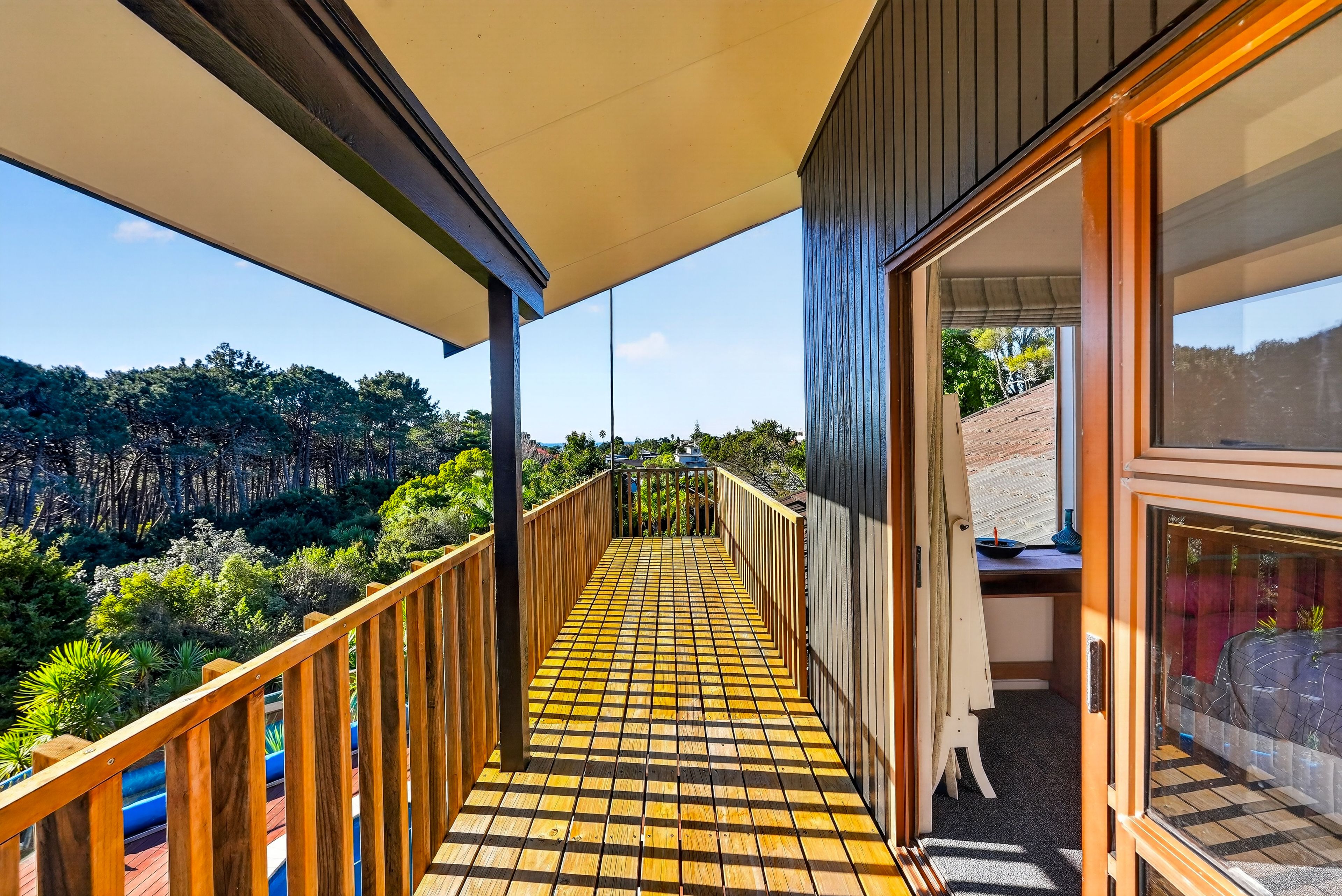 8 Aberdeen Road, Campbells Bay, North Shore City