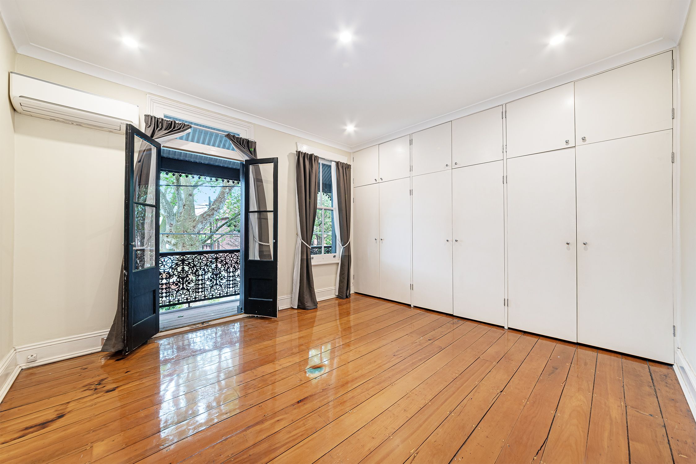 708 Bourke Street — photo 11 of 15