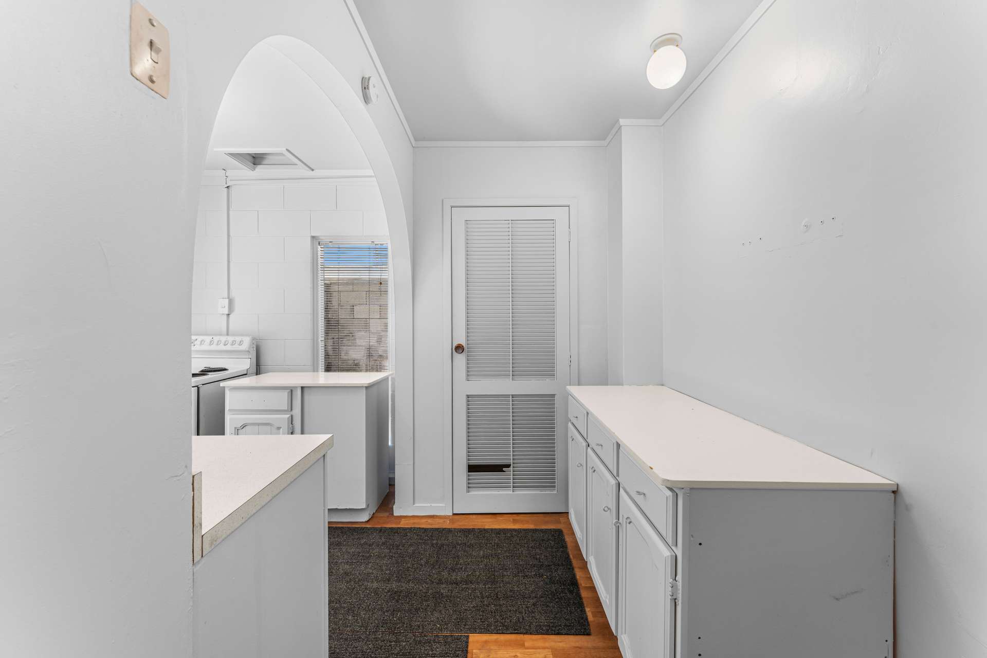 14 Lawrence Crescent photo 6