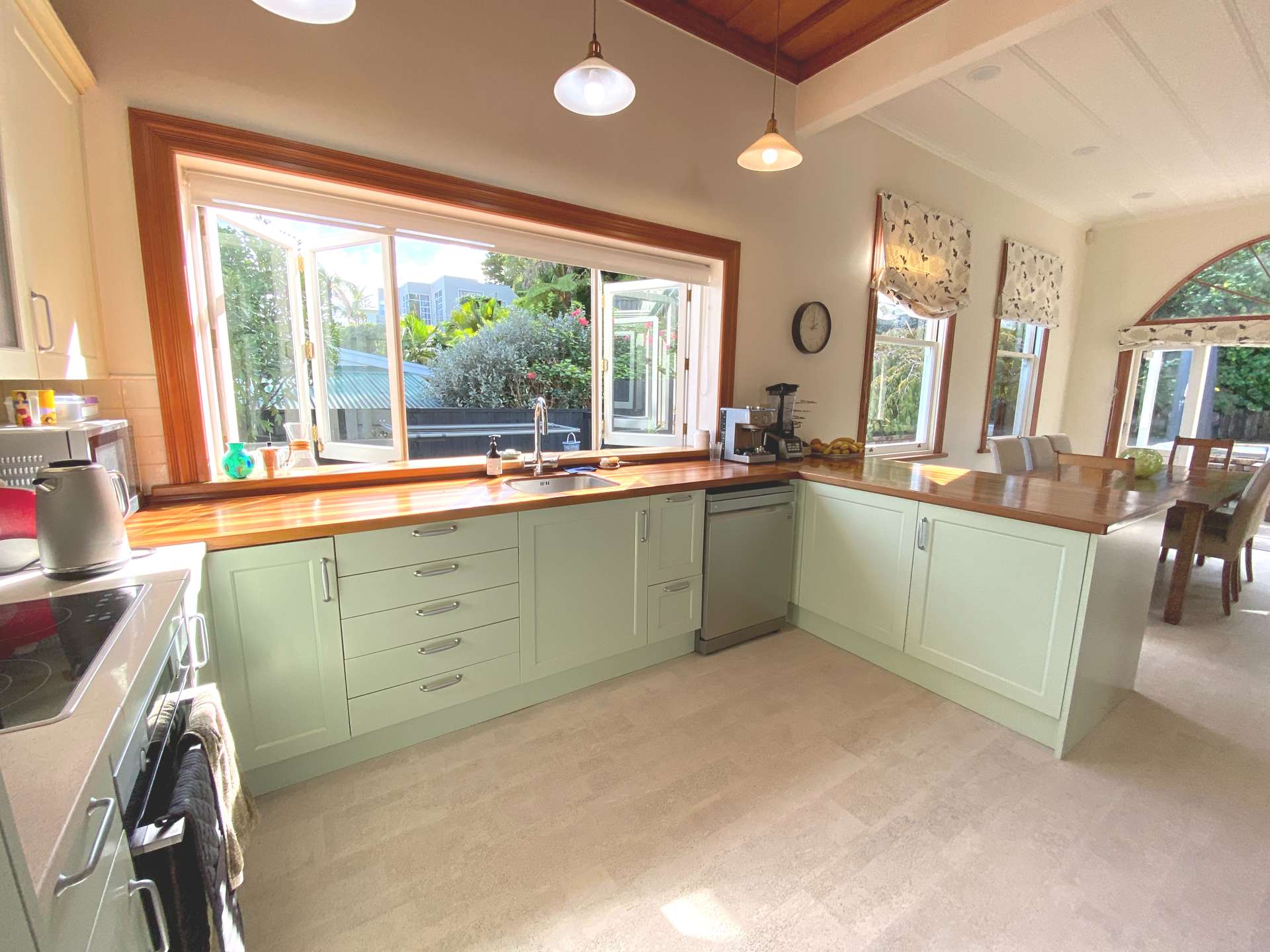 76 Melanesia Road photo 2