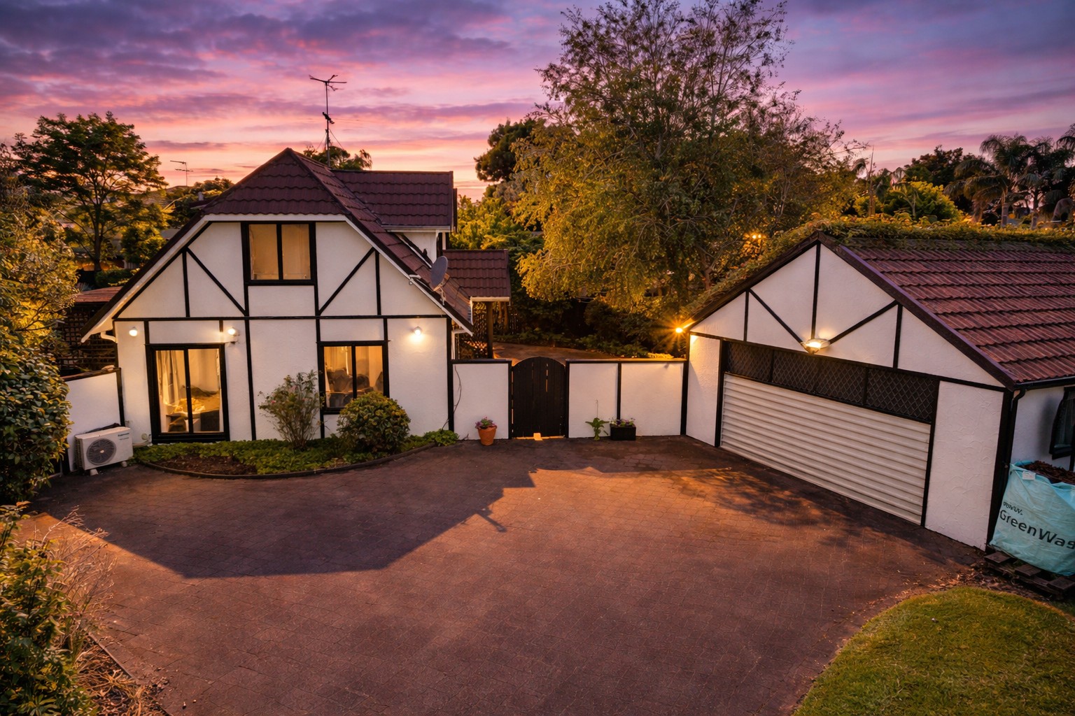 201 Carnoustie Drive, Wattle Downs, Manukau City