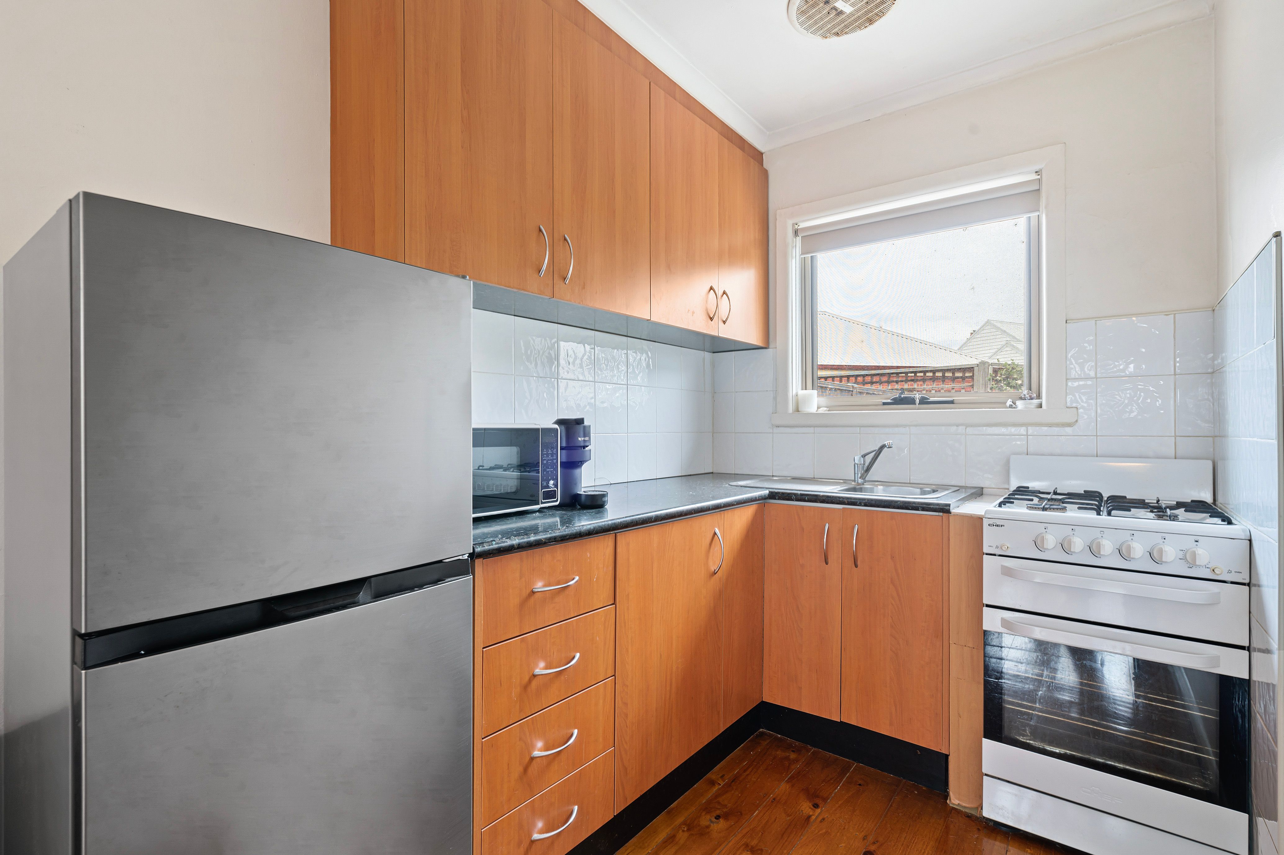 1-4/37 Russell Place — photo 5 of 13