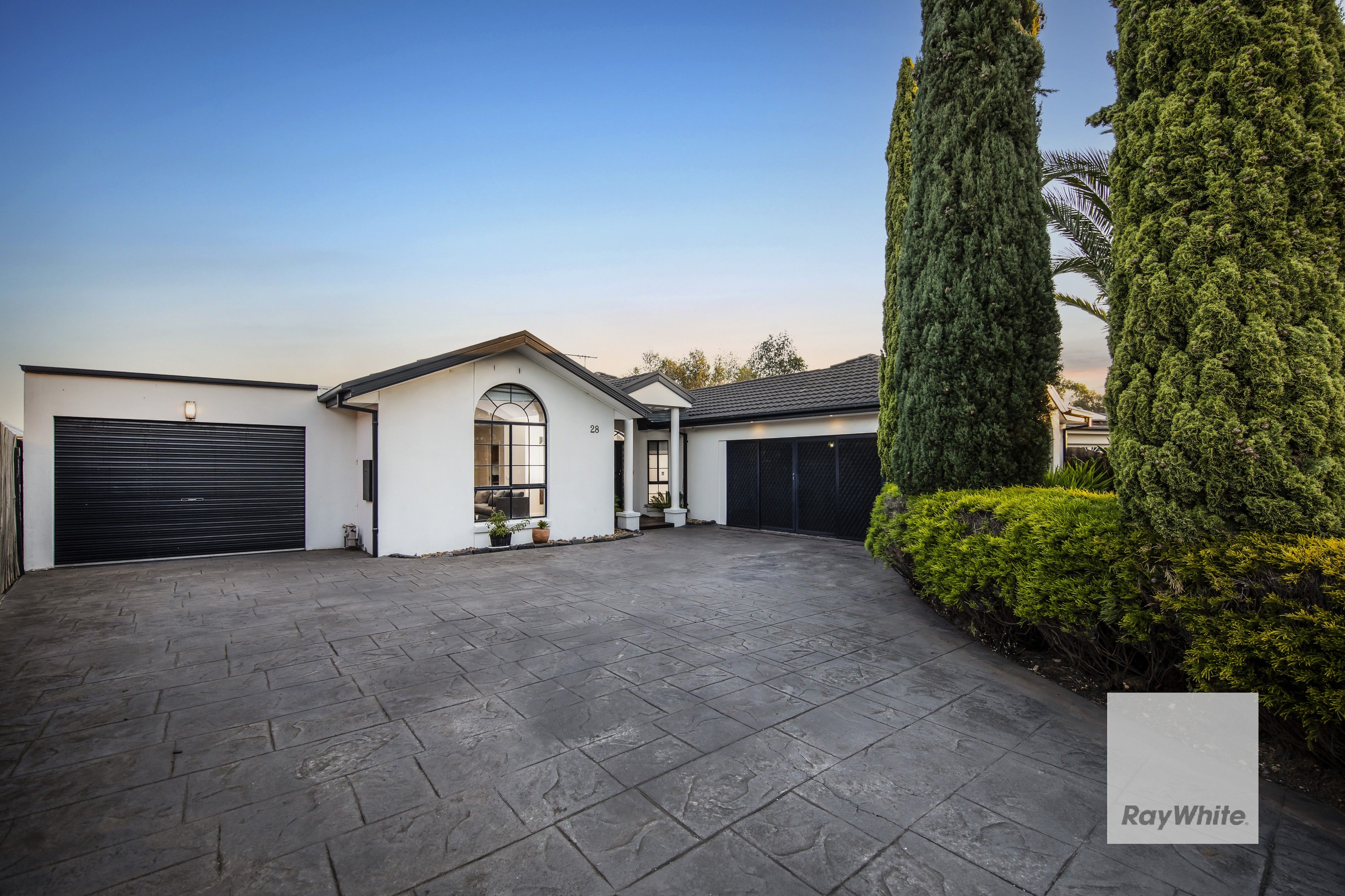 28 Cardinia Crescent, Taylors Hill VIC 3037